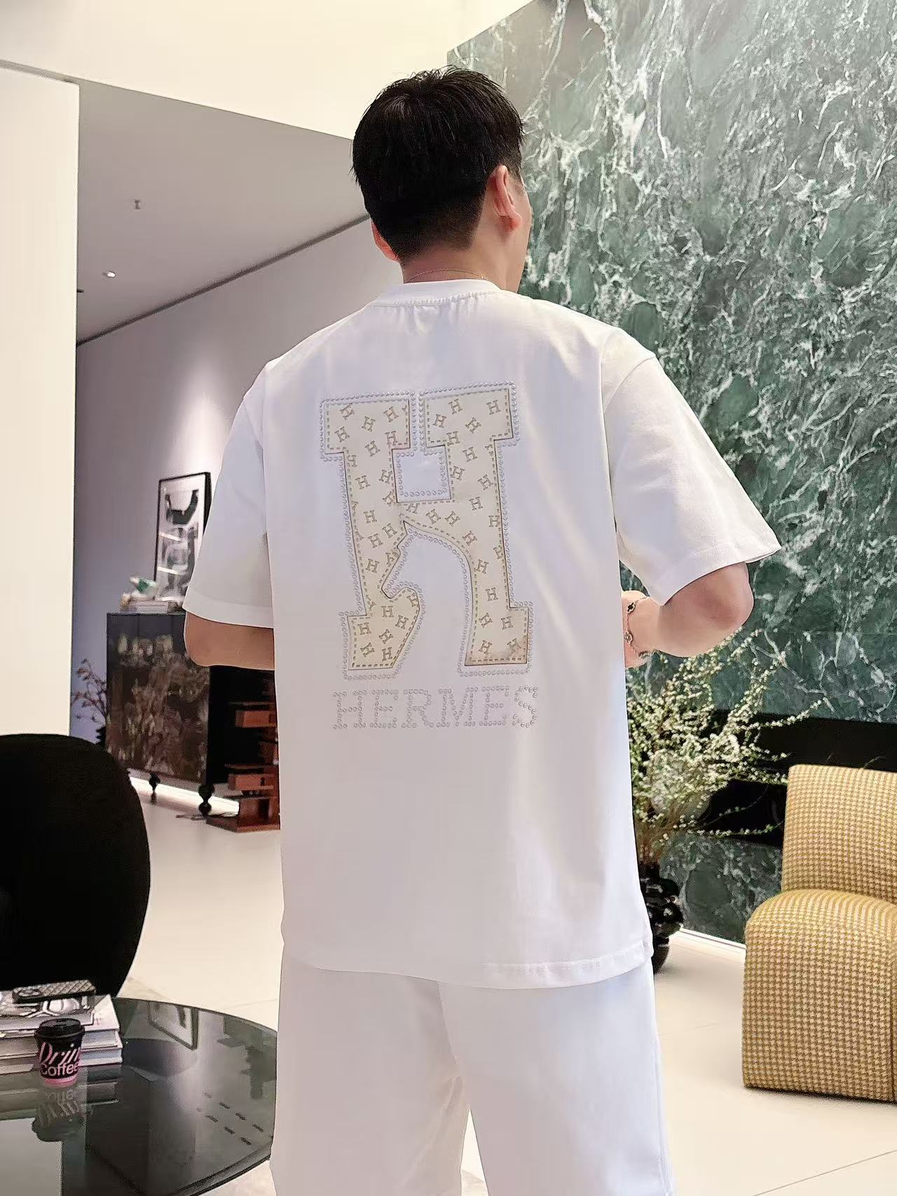 H家 * 𝟐6𝐬s 春夏 短袖套装 （可分开） 微宽松版型 品牌经典LOGO 工艺精致 100%纯棉 休