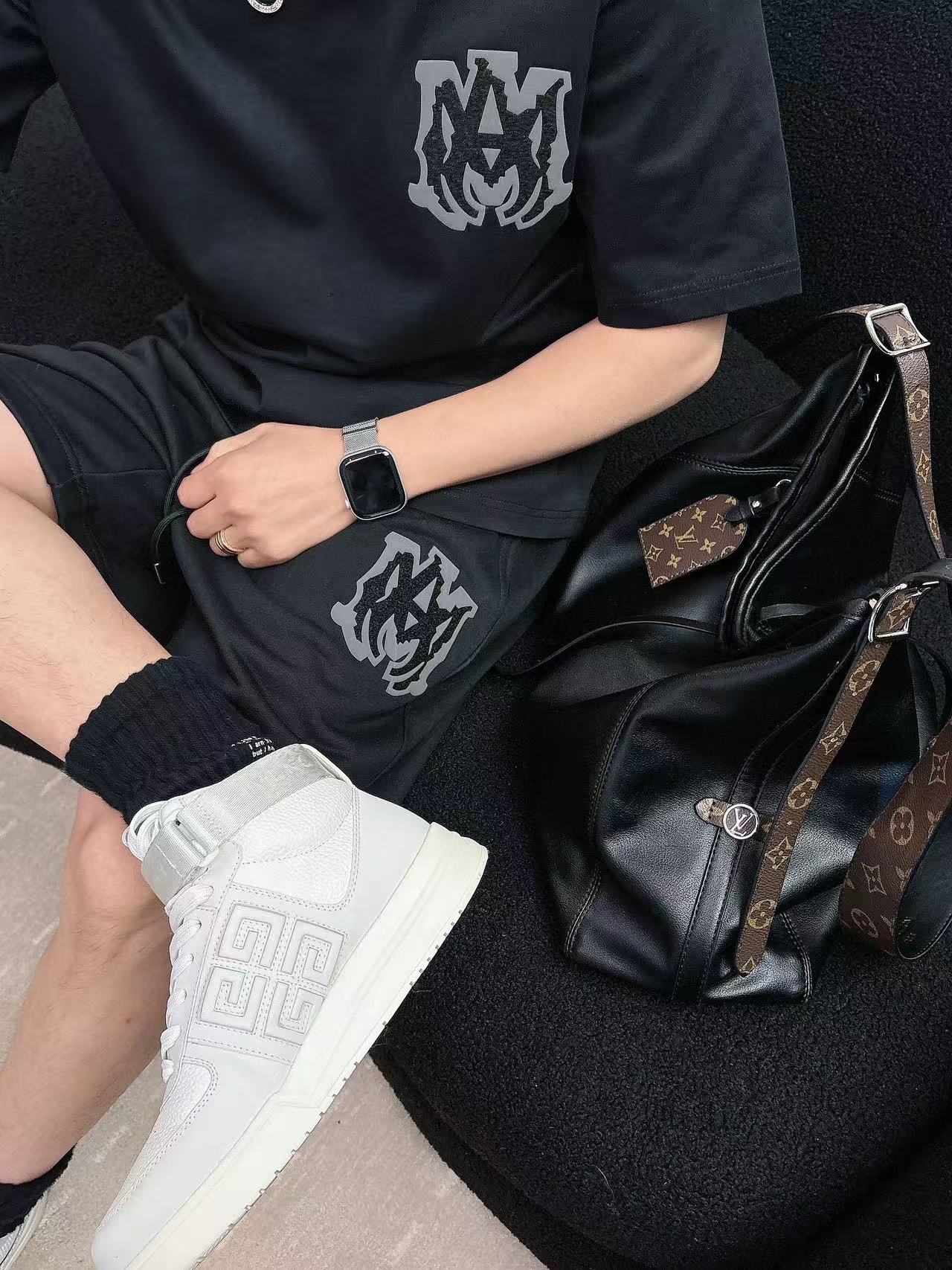 AMIRI * 𝟐6𝐬s 春夏 短袖套装 （可分开） 微宽松版型 品牌经典LOGO 工艺精致 100%纯