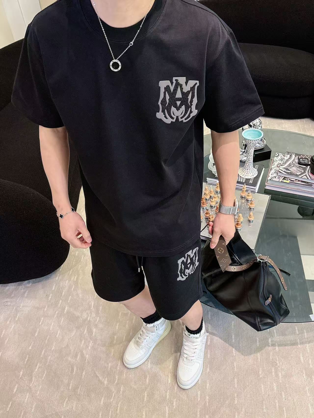 AMIRI * 𝟐6𝐬s 春夏 短袖套装 （可分开） 微宽松版型 品牌经典LOGO 工艺精致 100%纯
