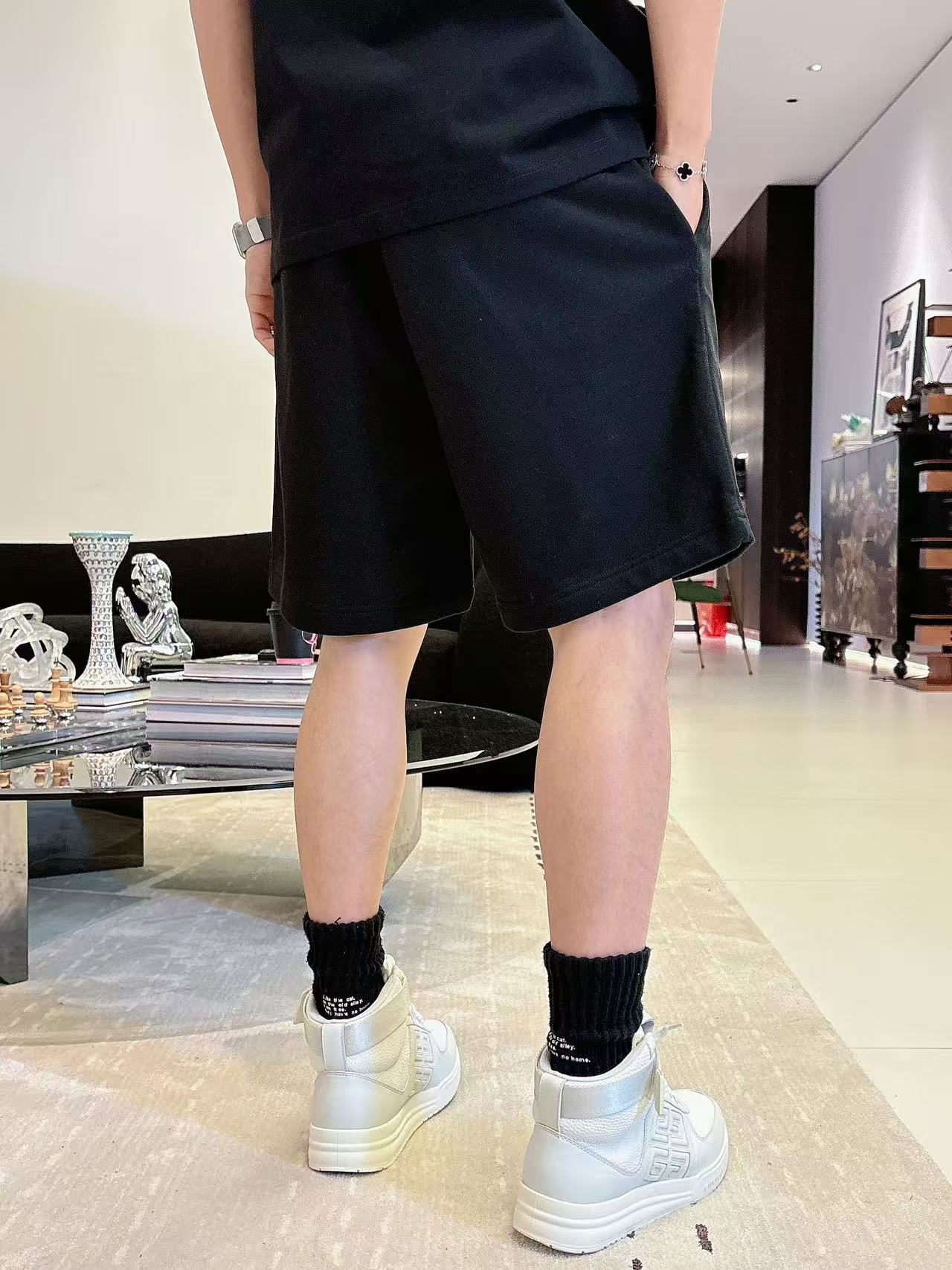 普拉达* 𝟐6𝐬s 春夏 短袖套装 （可分开） 微宽松版型 品牌经典LOGO 工艺精致 100%纯棉 休