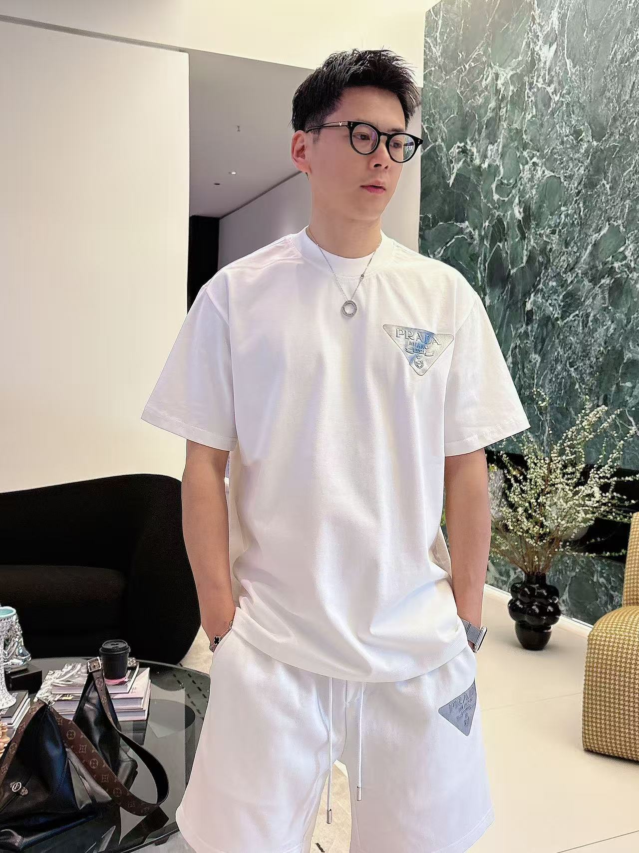 普拉达 * 𝟐6𝐬s 春夏 短袖套装 （可分开） 微宽松版型 品牌经典LOGO 工艺精致 100%纯棉 