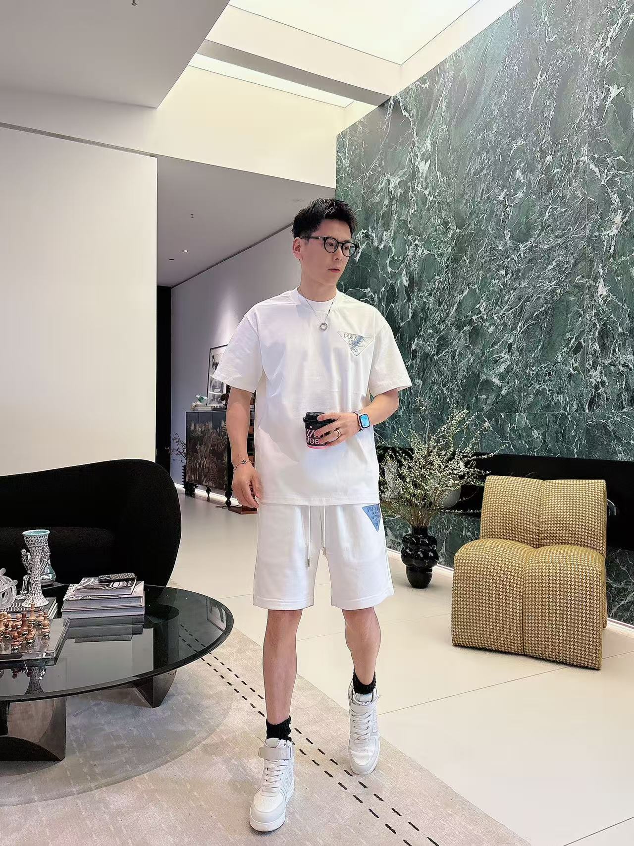普拉达 * 𝟐6𝐬s 春夏 短袖套装 （可分开） 微宽松版型 品牌经典LOGO 工艺精致 100%纯棉 