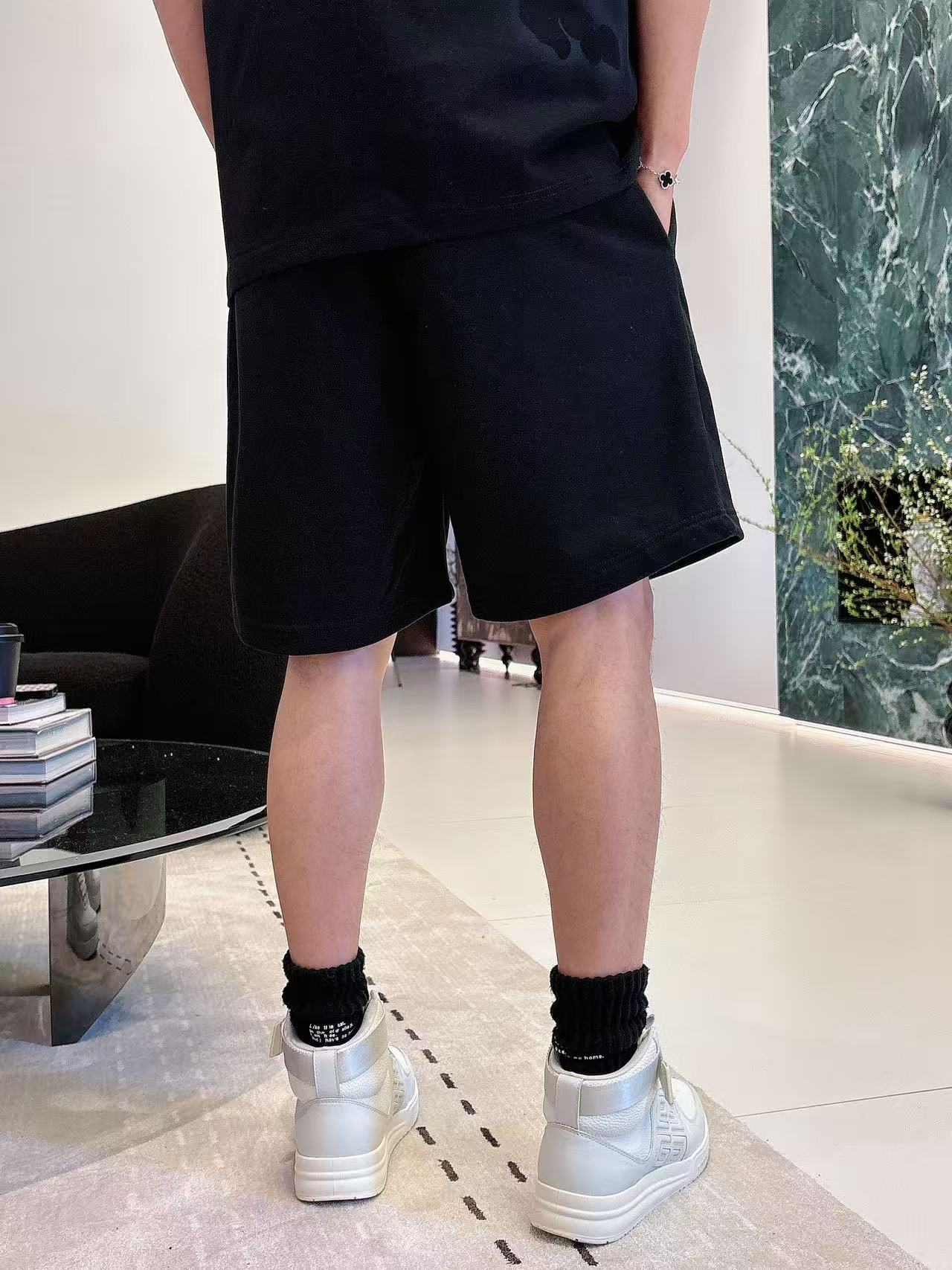 巴宝莉 * 𝟐6𝐬s 春夏 短袖套装 （可分开） 微宽松版型 品牌经典LOGO 工艺精致 100%纯棉 