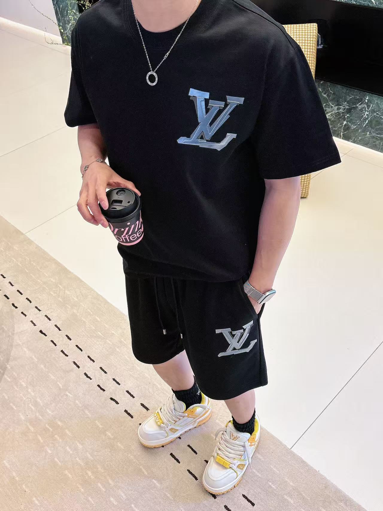 LV* 𝟐6𝐬s 春夏 短袖套装 （可分开） 微宽松版型 品牌经典LOGO 工艺精致 100%纯棉 休闲