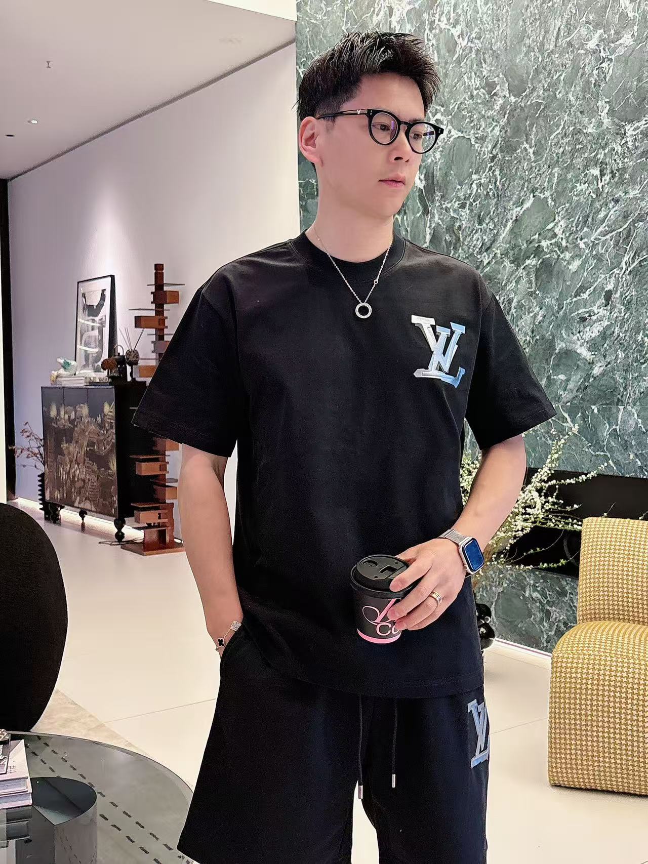 LV* 𝟐6𝐬s 春夏 短袖套装 （可分开） 微宽松版型 品牌经典LOGO 工艺精致 100%纯棉 休闲