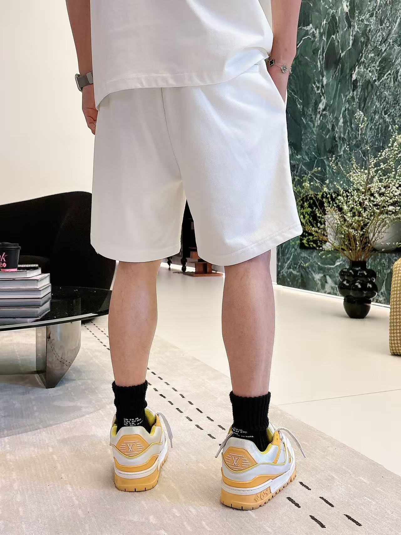 LV * 𝟐6𝐬s 春夏 短袖套装 （可分开） 微宽松版型 品牌经典LOGO 工艺精致 100%纯棉 休