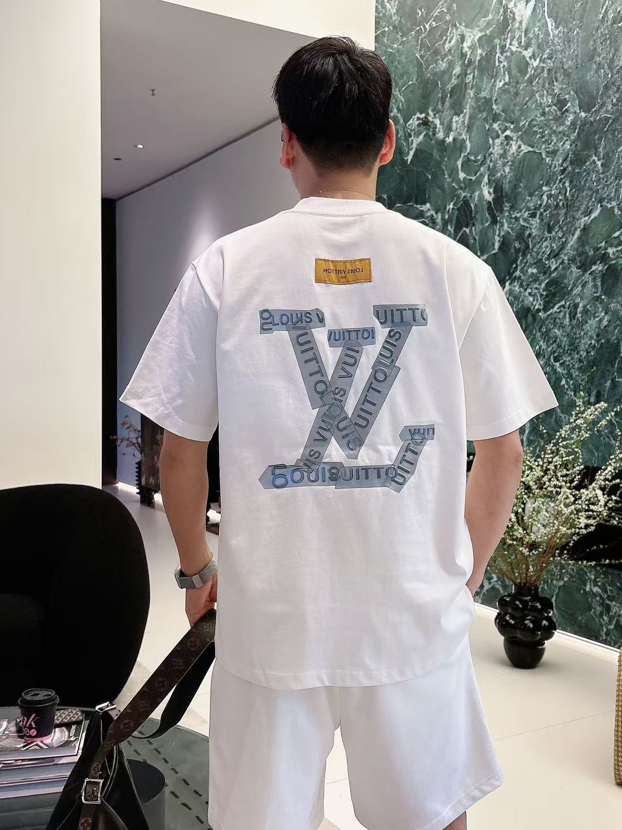 LV * 𝟐6𝐬s 春夏 短袖套装 （可分开） 微宽松版型 品牌经典LOGO 工艺精致 100%纯棉 休