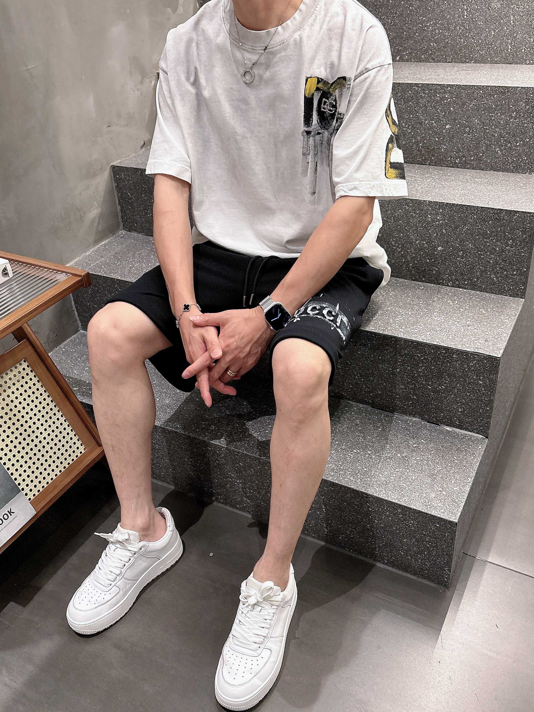 古驰* 𝟐6𝐬s 春夏休闲短裤 定制面料 手绘定制标 品牌经典LOGO 工艺精致 休闲百搭 【𝐒𝐢𝐳𝐞：