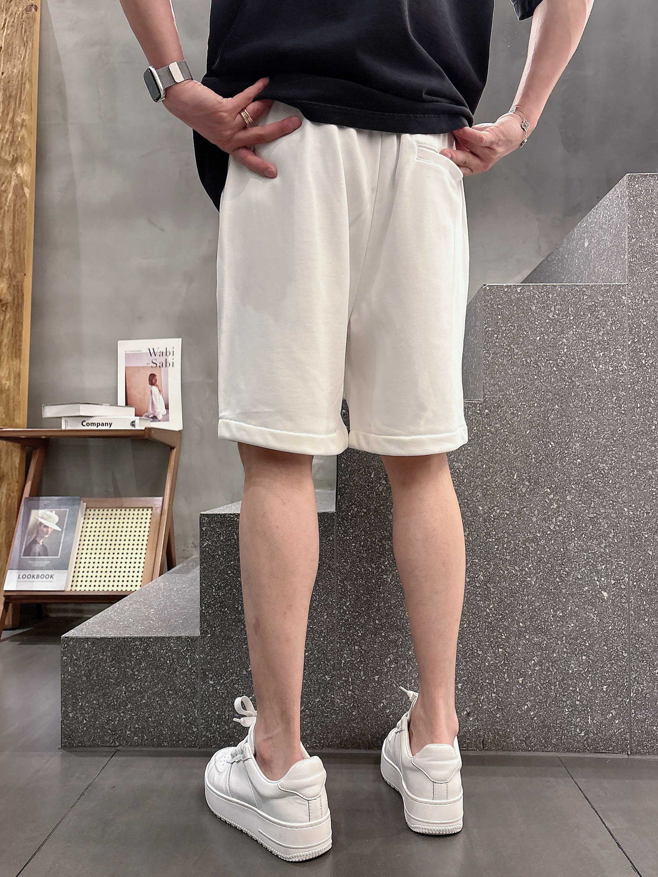 古驰* 𝟐6𝐬s 春夏休闲短裤 定制面料 手绘定制标 品牌经典LOGO 工艺精致 休闲百搭 【𝐒𝐢𝐳𝐞：
