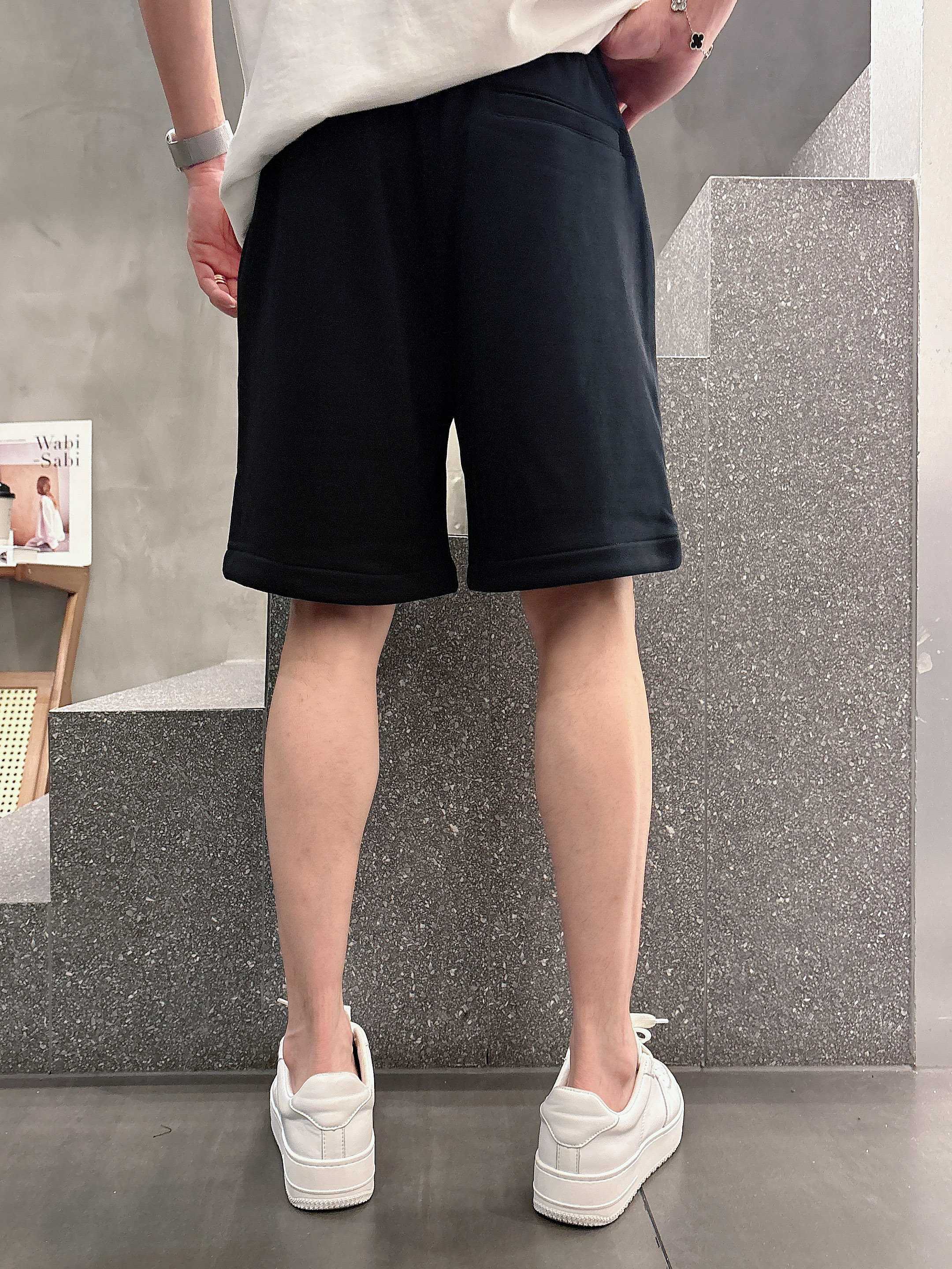 巴黎世家* 𝟐6𝐬s 春夏休闲短裤 定制面料 手绘定制标 品牌经典LOGO 工艺精致 休闲百搭 【𝐒𝐢𝐳