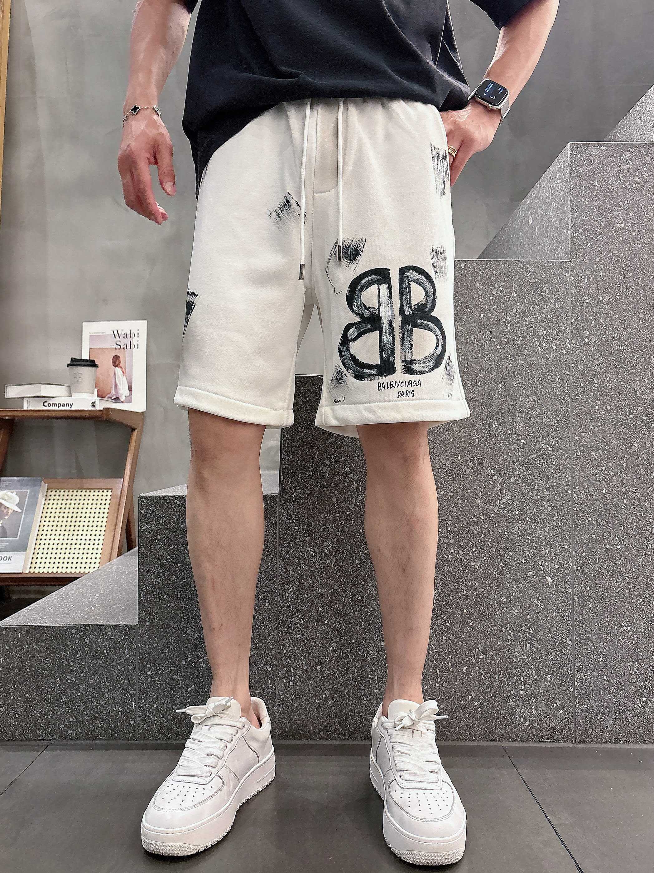 巴黎世家* 𝟐6𝐬s 春夏休闲短裤 定制面料 手绘定制标 品牌经典LOGO 工艺精致 休闲百搭 【𝐒𝐢𝐳