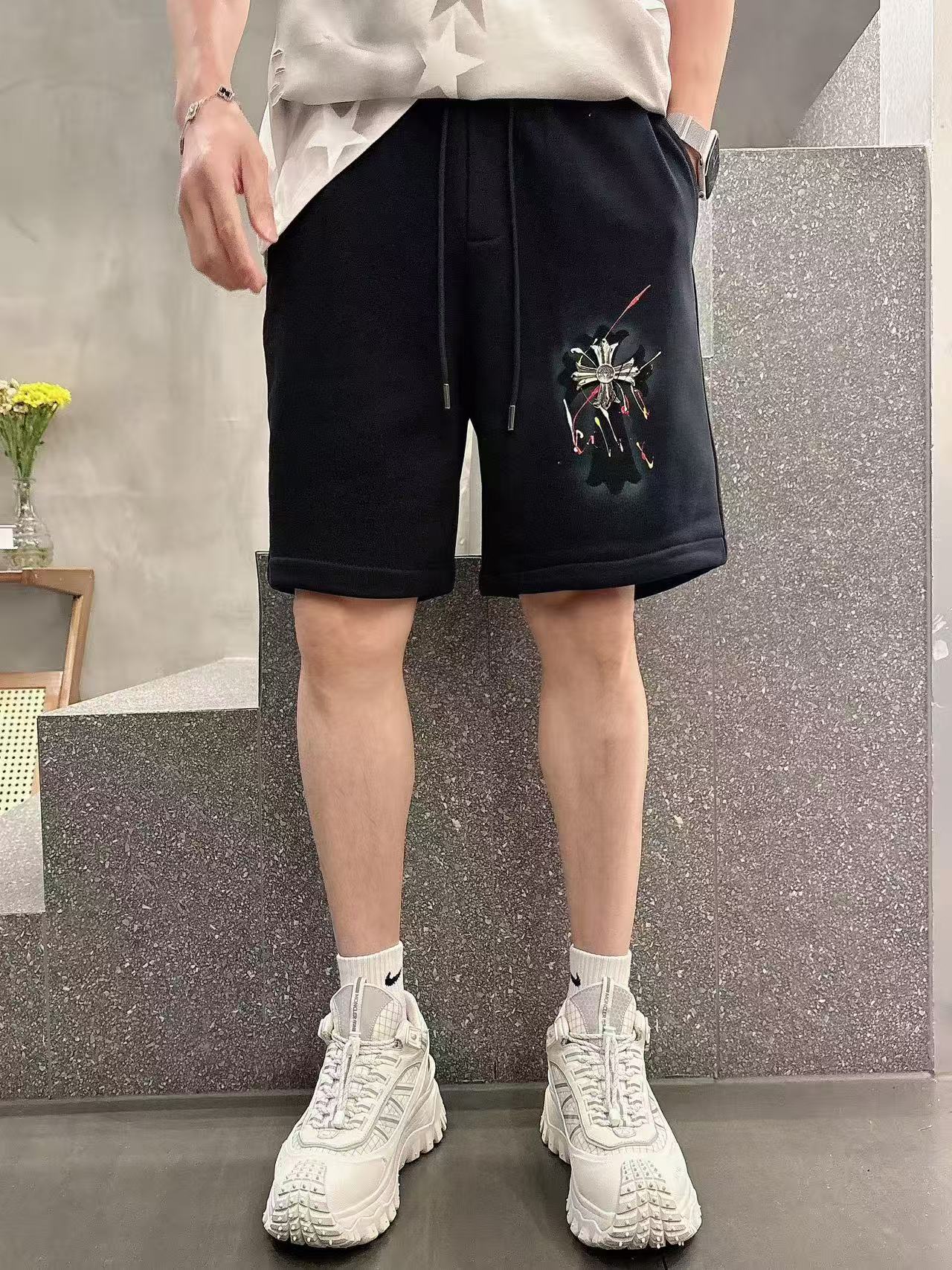 克罗心* 𝟐6𝐬s 春夏休闲短裤 定制面料 手绘定制标 品牌经典LOGO 工艺精致 休闲百搭 【𝐒𝐢𝐳𝐞