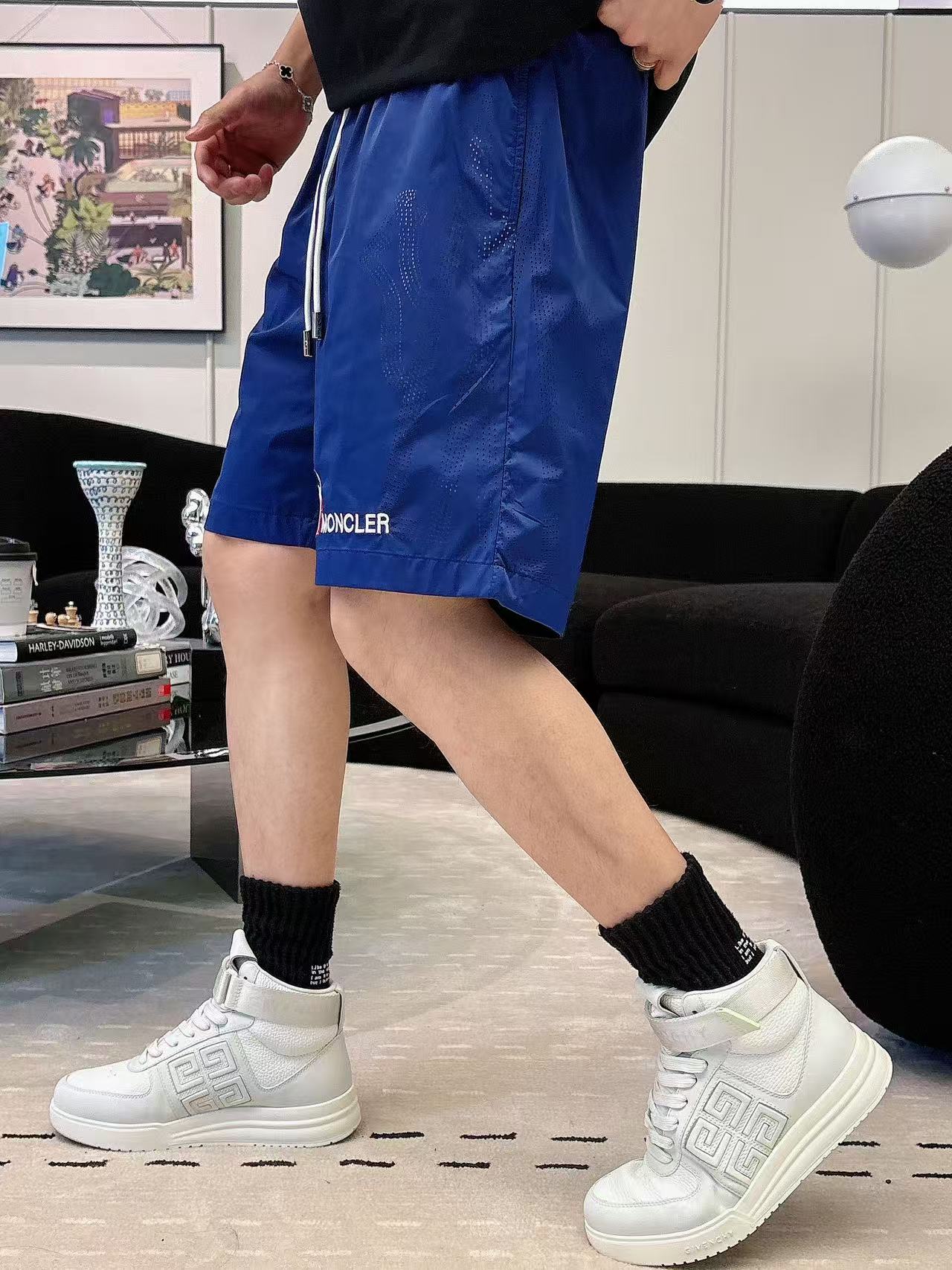 蒙口* 𝟐6𝐬s 春夏休闲速干短裤 定制面料 定制标 品牌经典LOGO 工艺精致 休闲百搭 【𝐒𝐢𝐳𝐞：