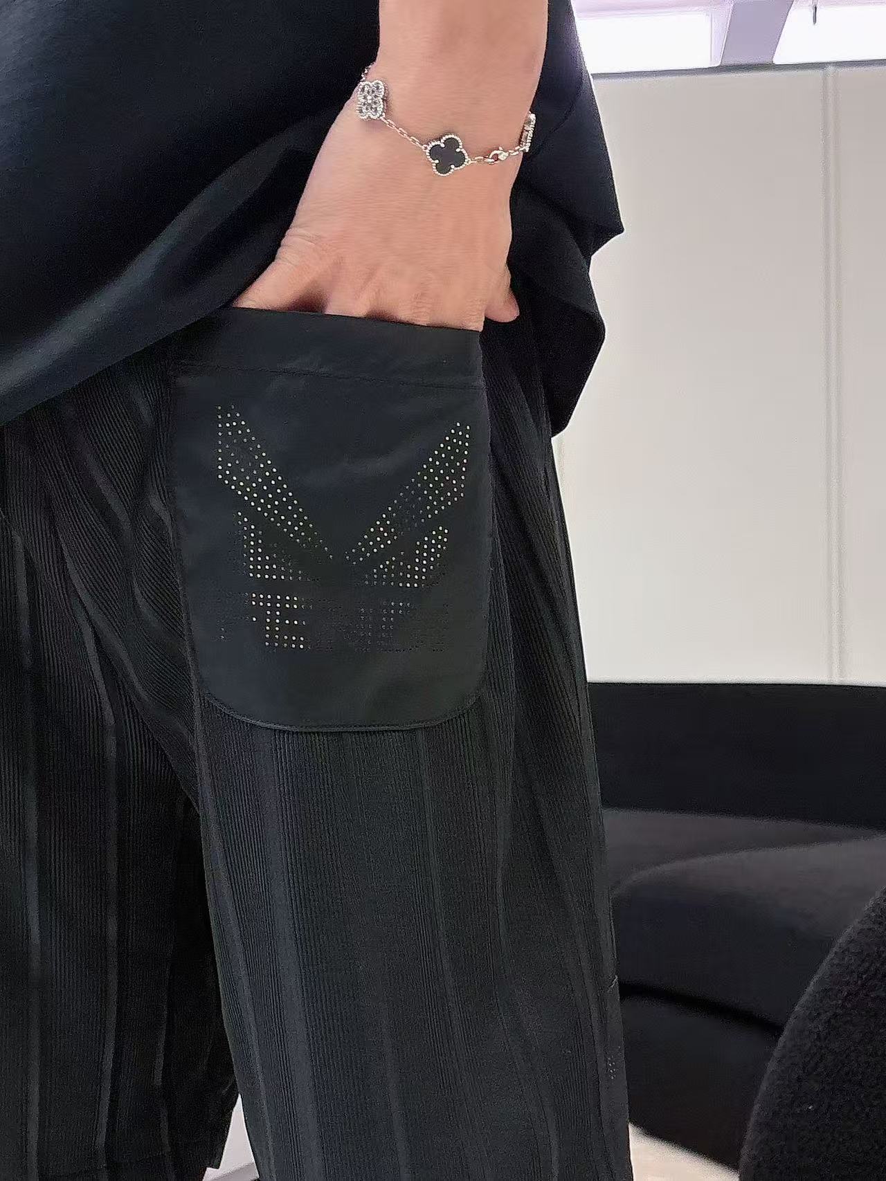 FD* 𝟐6𝐬s 春夏休闲速干短裤 定制面料 定制标 品牌经典LOGO 工艺精致 休闲百搭 【𝐒𝐢𝐳𝐞：