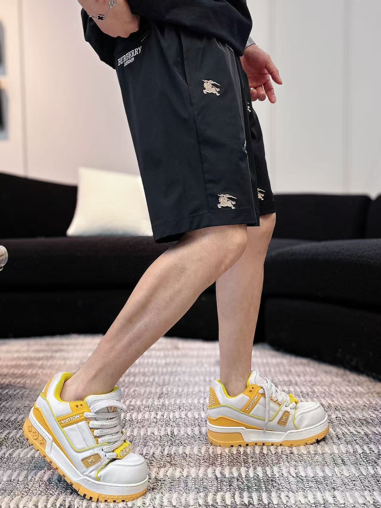 巴宝莉* 𝟐6𝐬s 春夏休闲速干短裤 定制面料 定制标 品牌经典LOGO 工艺精致 休闲百搭 【𝐒𝐢𝐳𝐞