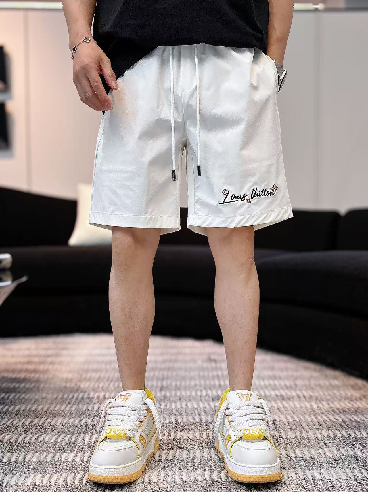 LV* 𝟐6𝐬s 春夏休闲速干短裤 定制面料 定制标 品牌经典LOGO 工艺精致 休闲百搭 【𝐒𝐢𝐳𝐞：