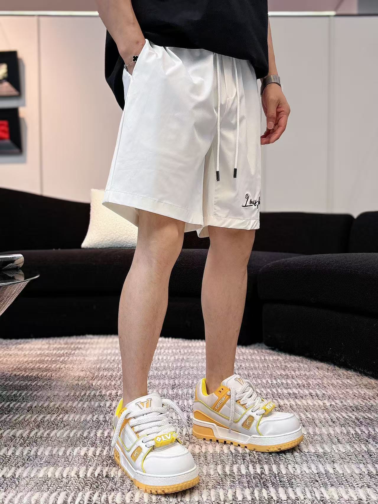 LV* 𝟐6𝐬s 春夏休闲速干短裤 定制面料 定制标 品牌经典LOGO 工艺精致 休闲百搭 【𝐒𝐢𝐳𝐞：