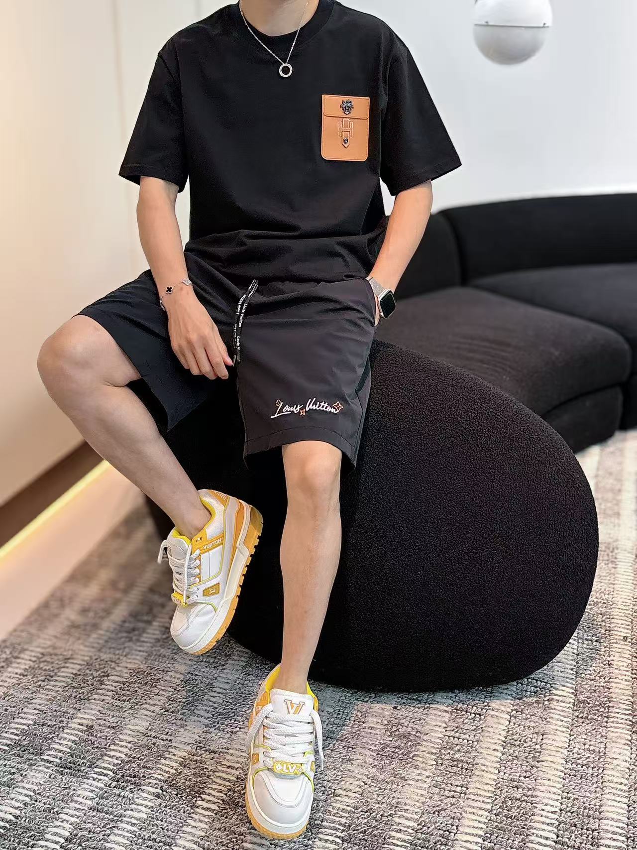 LV* 𝟐6𝐬s 春夏休闲速干短裤 定制面料 定制标 品牌经典LOGO 工艺精致 休闲百搭 【𝐒𝐢𝐳𝐞：