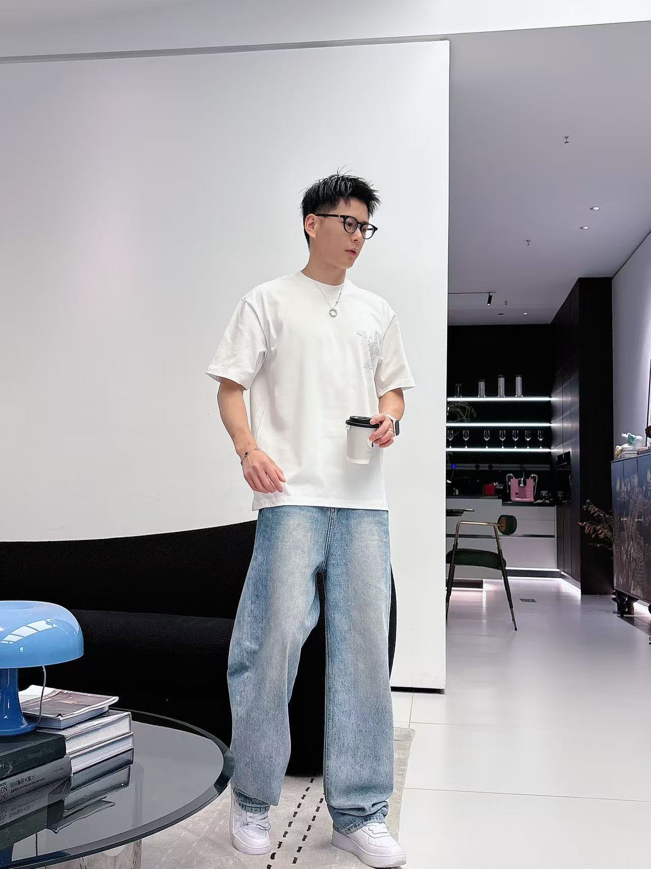 LV * 𝟐6𝐬s 春夏休闲短袖定制面料 品牌经典LOGO 工艺精致 休闲百搭 【𝐒𝐢𝐳𝐞：码数】 S-