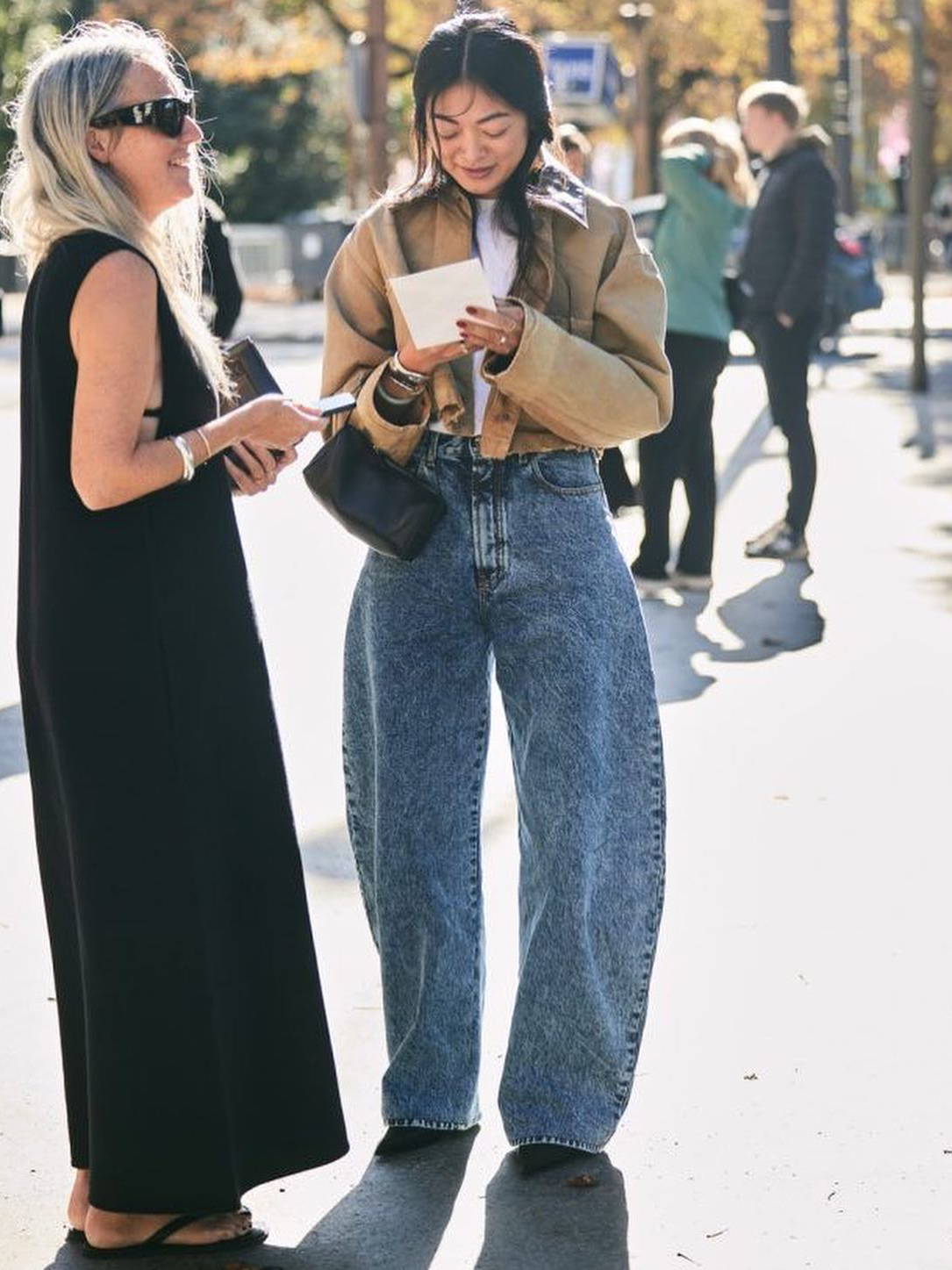 Stylish Snowflake Jeans with High Waist and Leg-Modified Arc Legs: Rare and Optimal - 图片 9