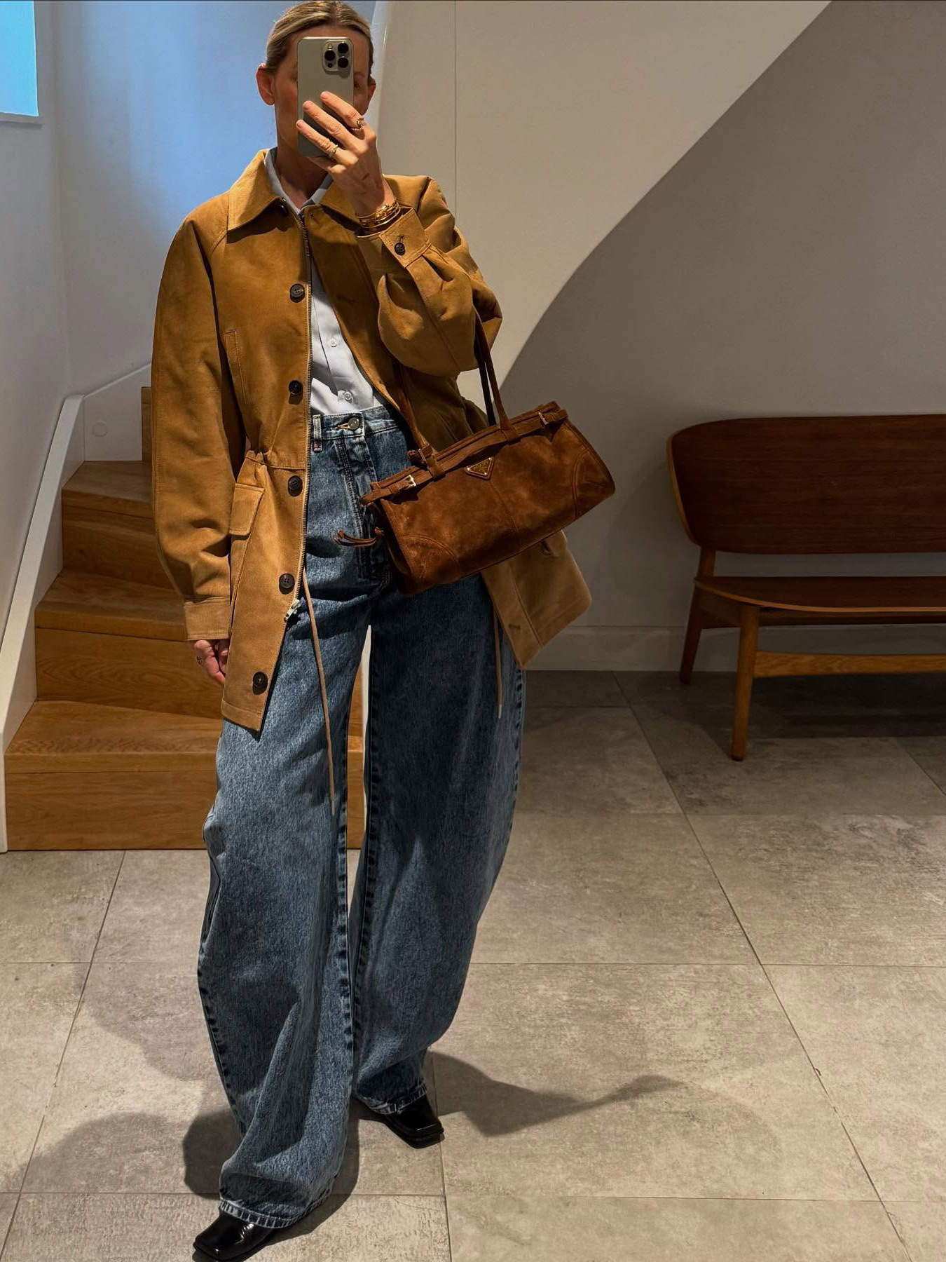 Stylish Snowflake Jeans with High Waist and Leg-Modified Arc Legs: Rare and Optimal