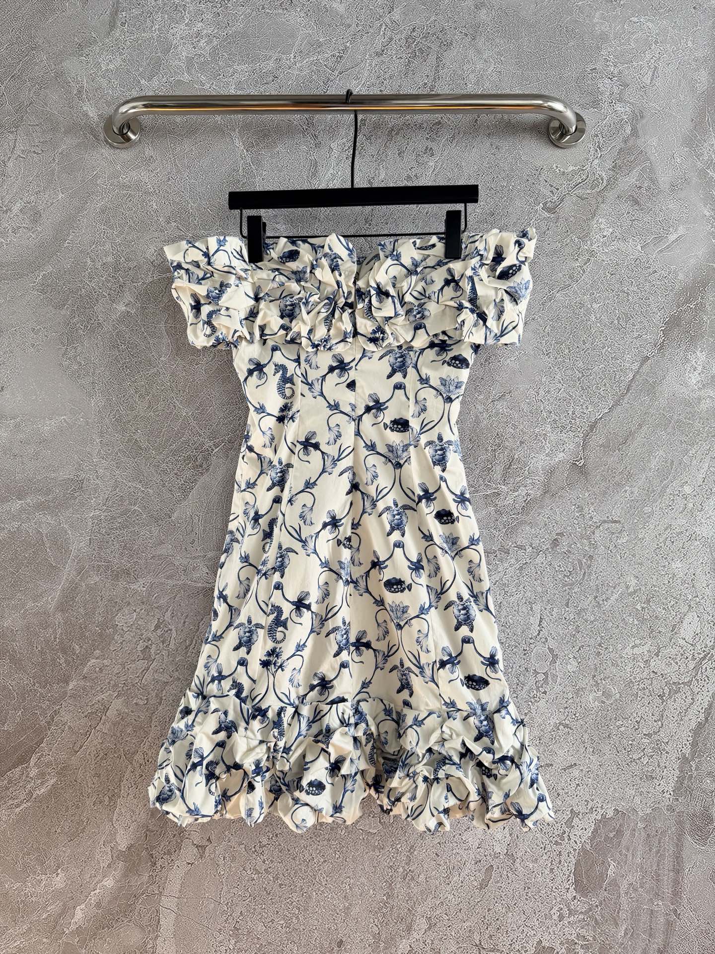 现货‼️‼️🛒款号2W2/Jardin露肩连衣裙✨Agua ✘ 2026💐手工捏褶荷叶边层次叠加，清新海