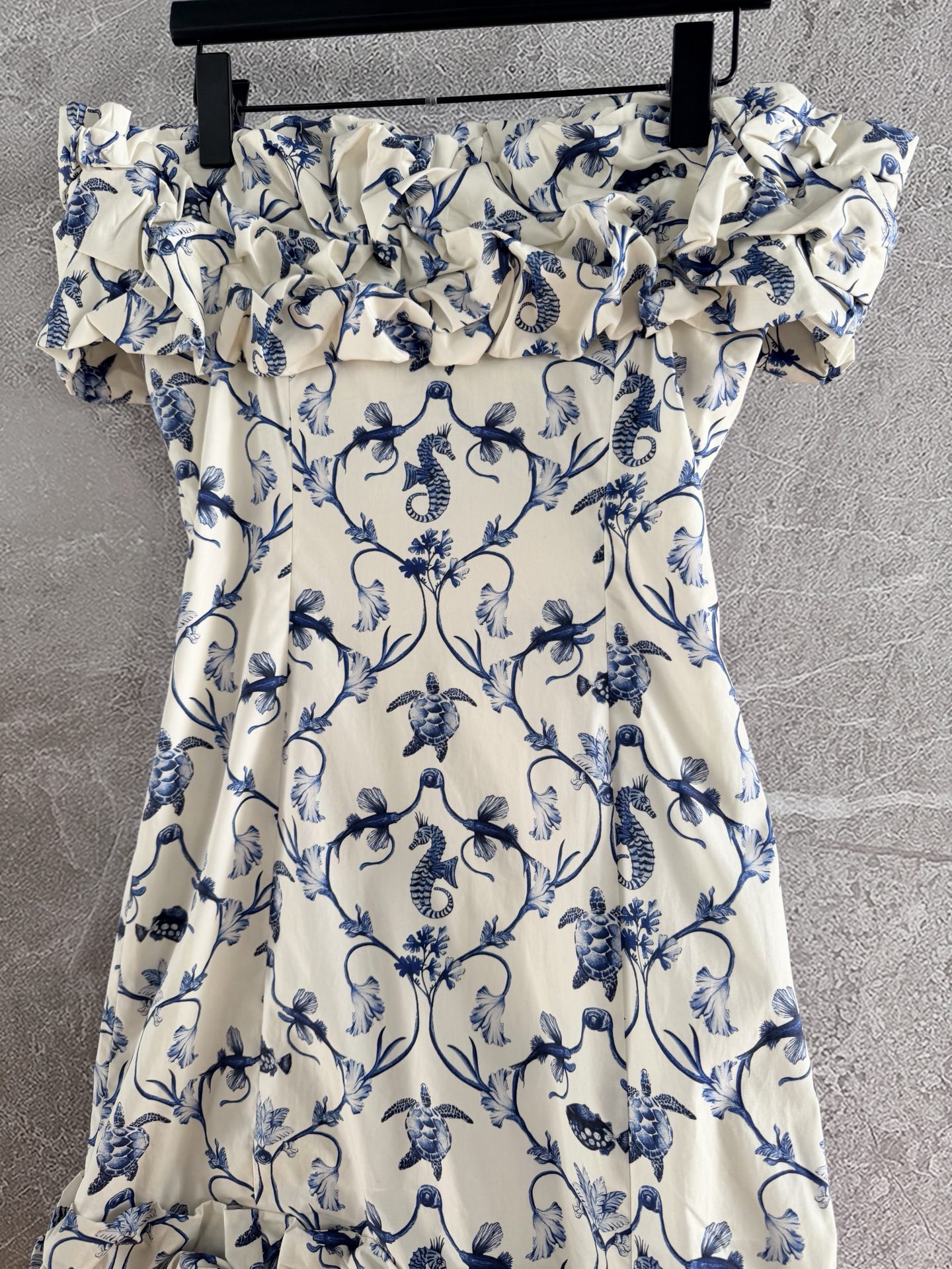 现货‼️‼️🛒款号2W2/Jardin露肩连衣裙✨Agua ✘ 2026💐手工捏褶荷叶边层次叠加，清新海