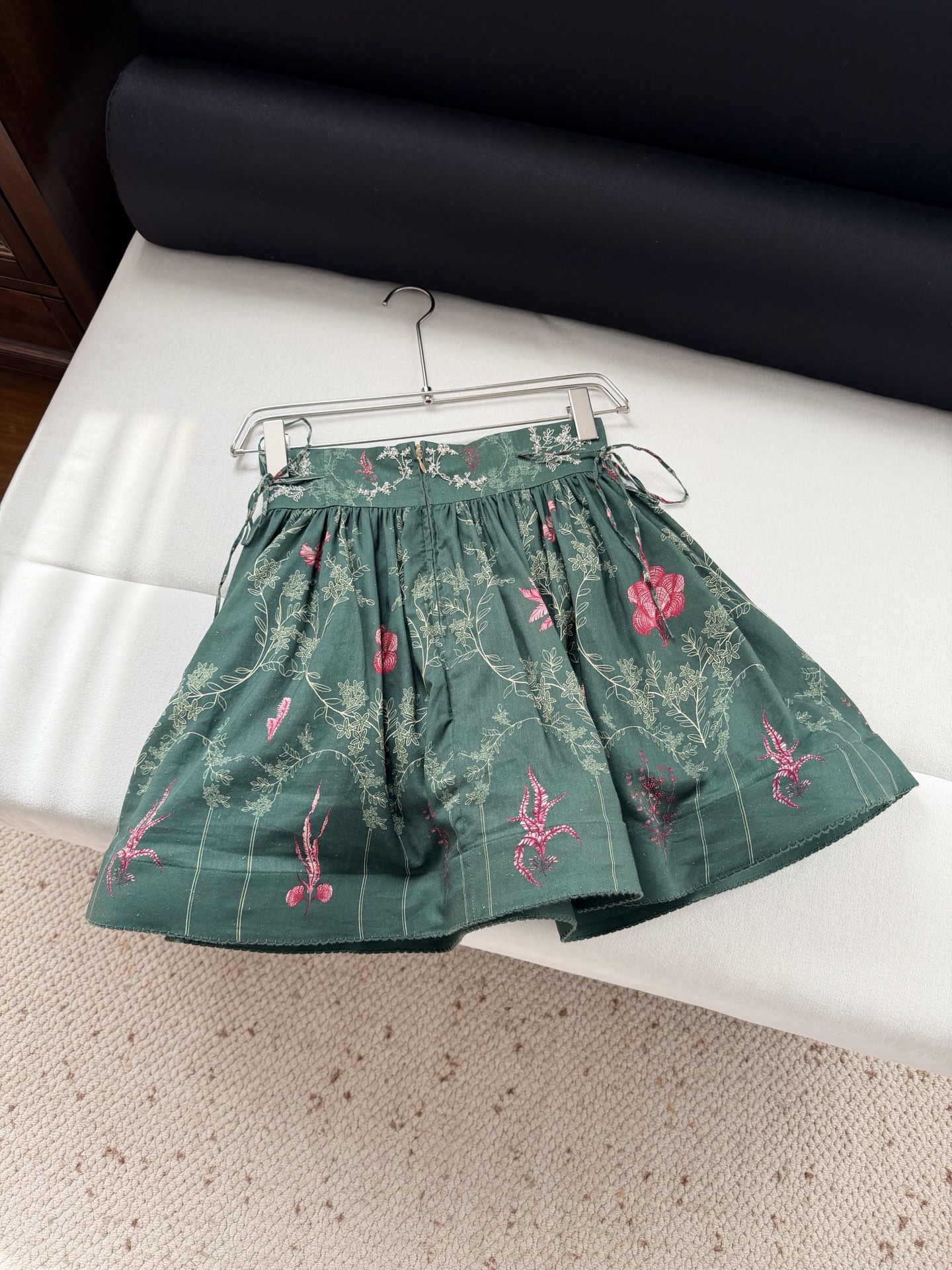 现货‼️‼️/半裙✨来自南美洲哥伦比亚的Agua～亚麻腰果热带印花，腰间手摇绣花钉珠点缀，是那种有设计感