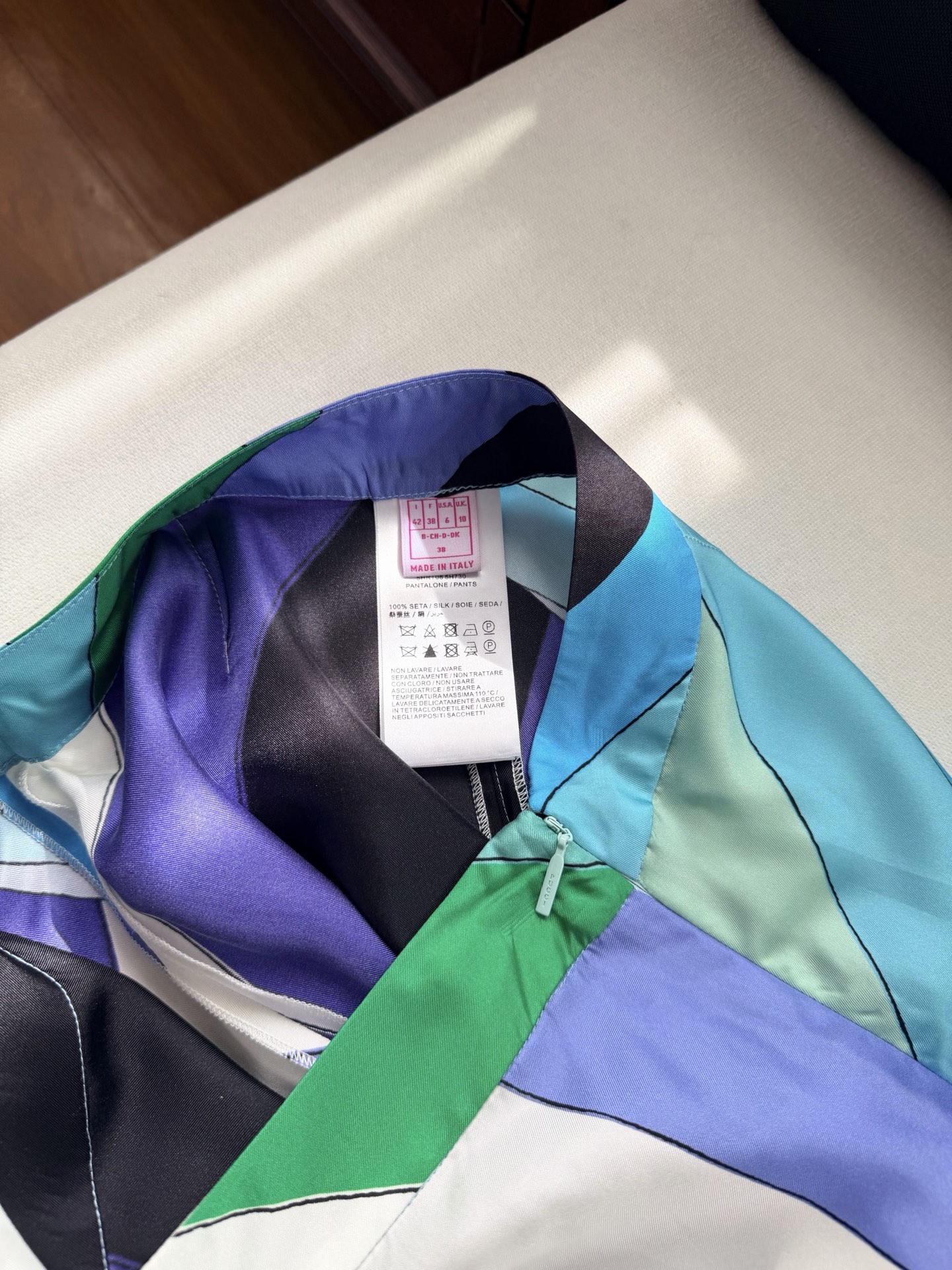 现货‼️‼️/Maddalena真丝阔腿裤✨100%重磅斜纹真丝、宽腿侧拉链开合，采用全身印花制成，不同