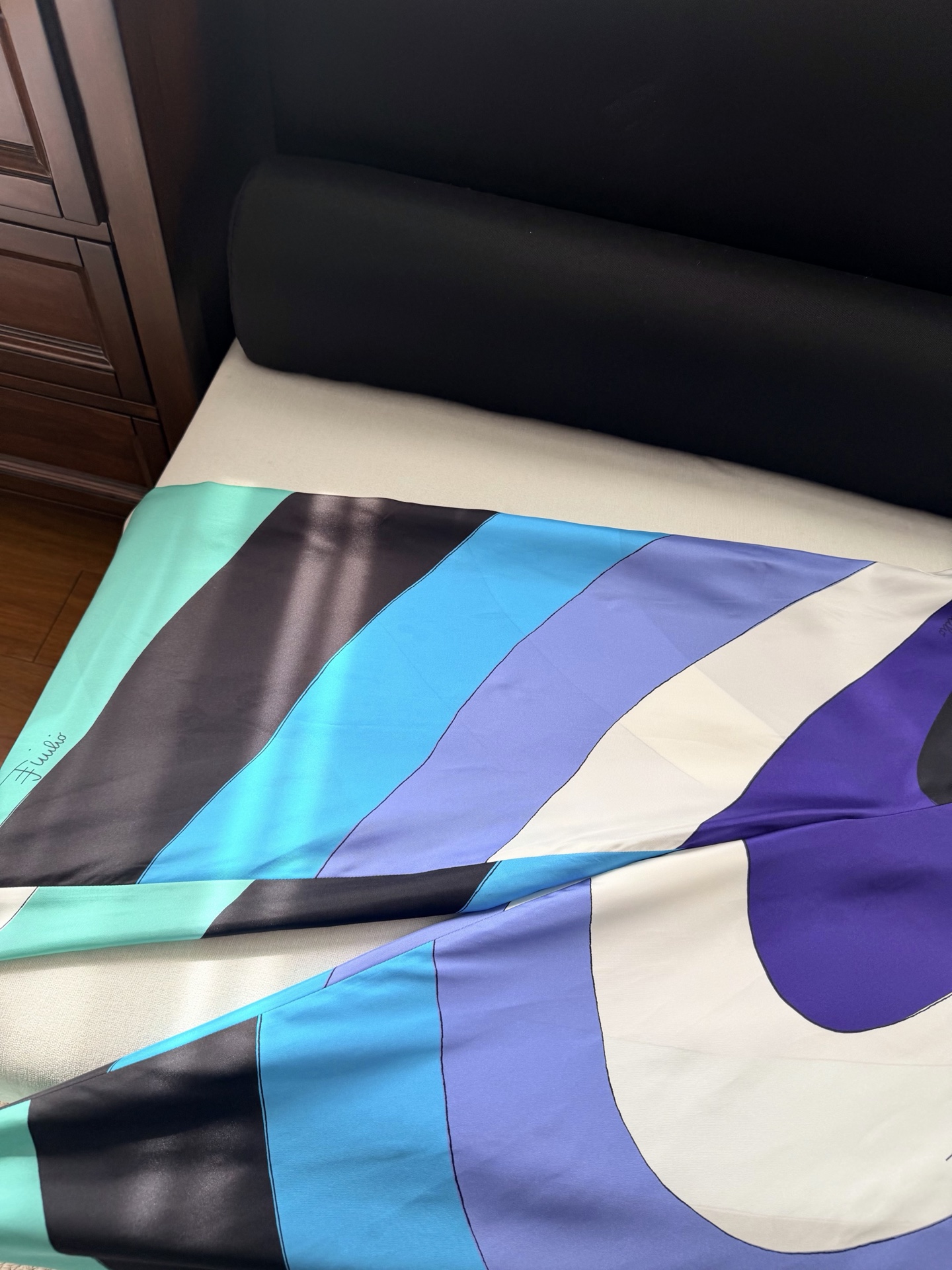 现货‼️‼️/Maddalena真丝阔腿裤✨100%重磅斜纹真丝、宽腿侧拉链开合，采用全身印花制成，不同