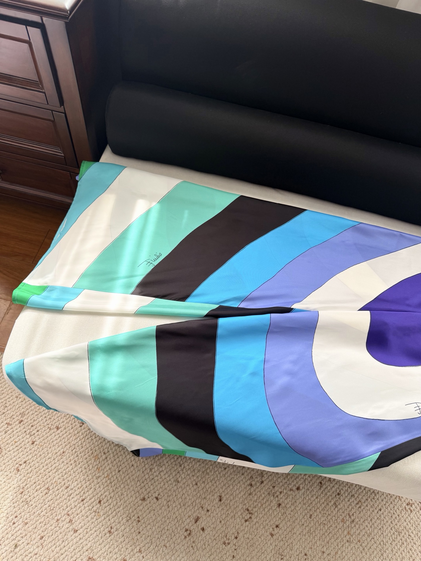 现货‼️‼️/Maddalena真丝阔腿裤✨100%重磅斜纹真丝、宽腿侧拉链开合，采用全身印花制成，不同