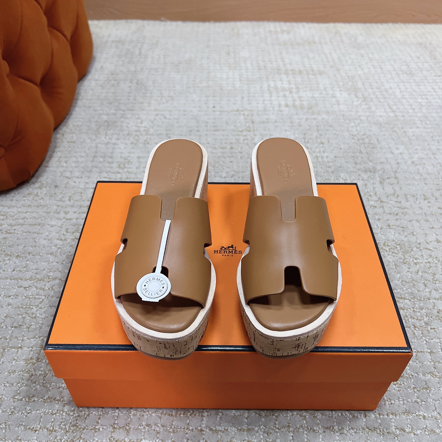 NO:819087,Upgraded version!  Frequently sold colors will be shipped in 2-3 days [Guanhuo] Hermes’ new product in early spring!  Classic boot shape + British color matching design, classic and attractive!  Original reverse mold last, ultimate 1:1 shape, imported high-end knitting needles showing exquisite texture!  Open the mold to customize the A-level high-density private mold outsole with luxurious packaging!  - Unique quality, 35-40 can be customized to 41, casual shoes/sports shoes, hermes, boots, sneakers19860909升级版！常卖色2-3天出货批【莞货】Hermes家早春新品！经典靴型+英伦拼色设计,经典耐看！原版倒模楦型,极致1:1形体,进口高端织针呈现出精致质感！ 开模定制A级高密私模大底,奢华包装！ -无二品质,35-40可定41,休闲鞋/运动鞋,hermes,boots,sneakers,Women's Shoes
