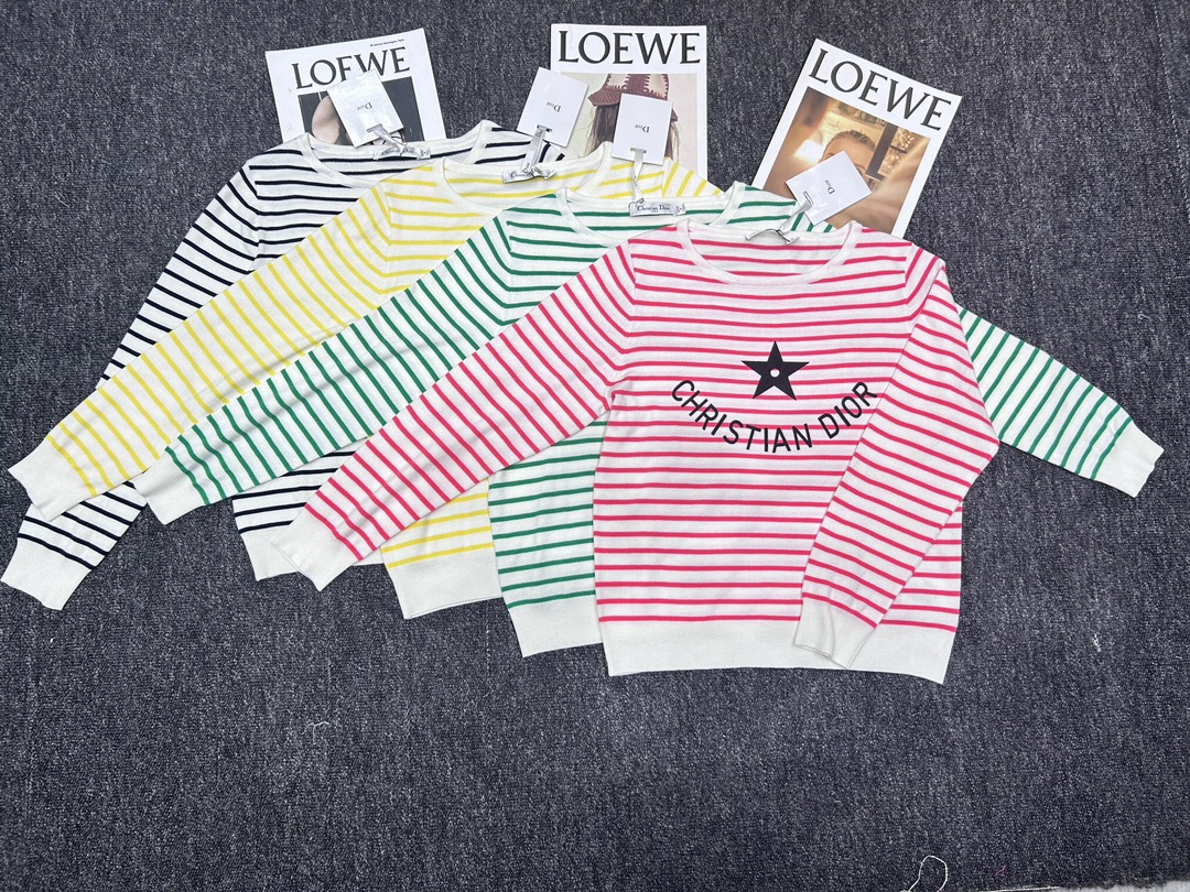 NO:330296,Original single ruthless women's clothing with packaging DIOR & Dior autumn new product striped letters five-pointed star print long sleeves, simple without losing personality, selected fabrics, comfortable and breathable, allowing you to enjoy elegance and comfort. Whether it is daily outfits or trendy parties, they are indispensable fashion items in your wardrobe.