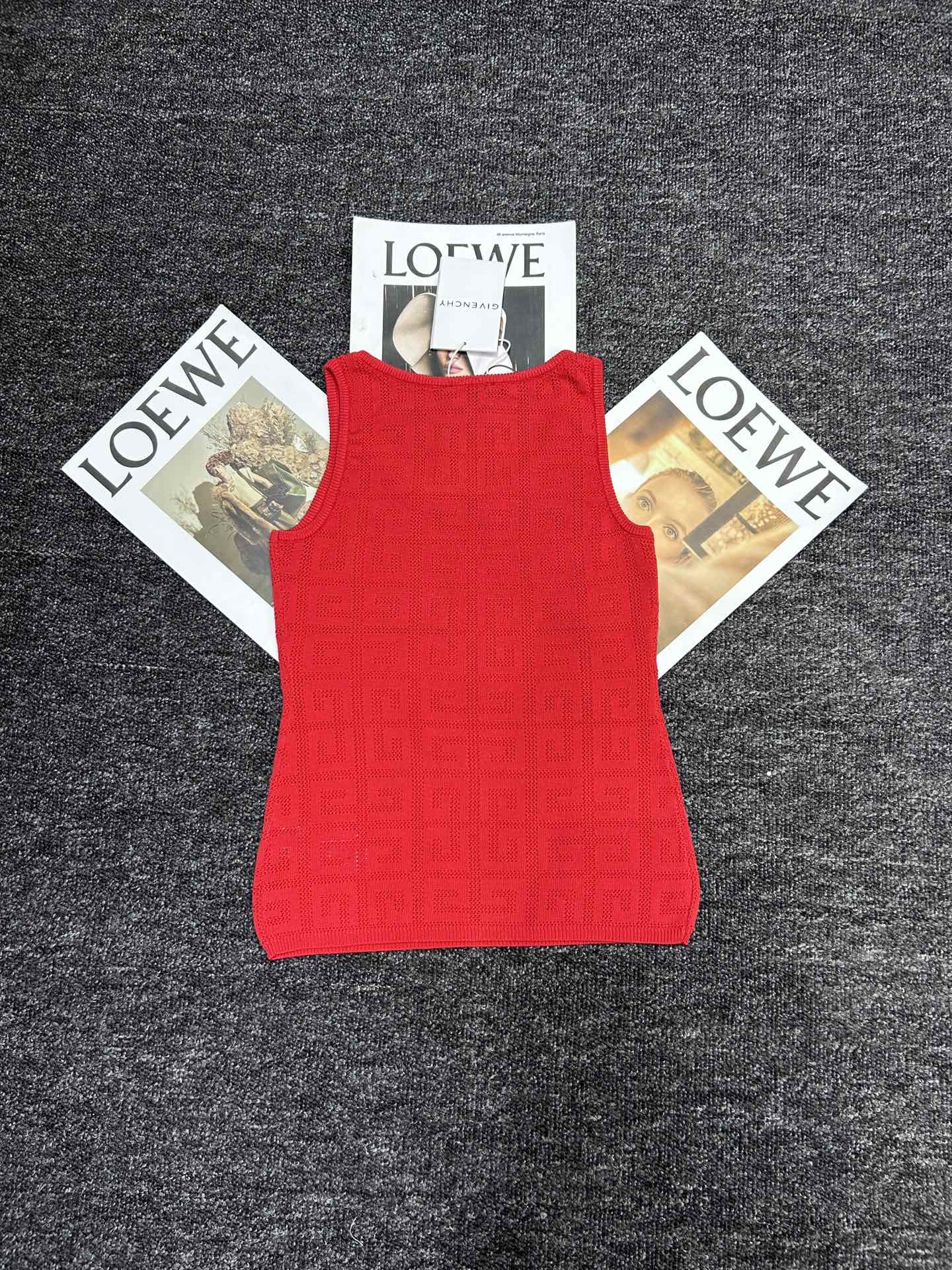 Elegant Original Scavenging Female Suit with GIVENCHY and Vanhish Emptiness Vest - 图片 8