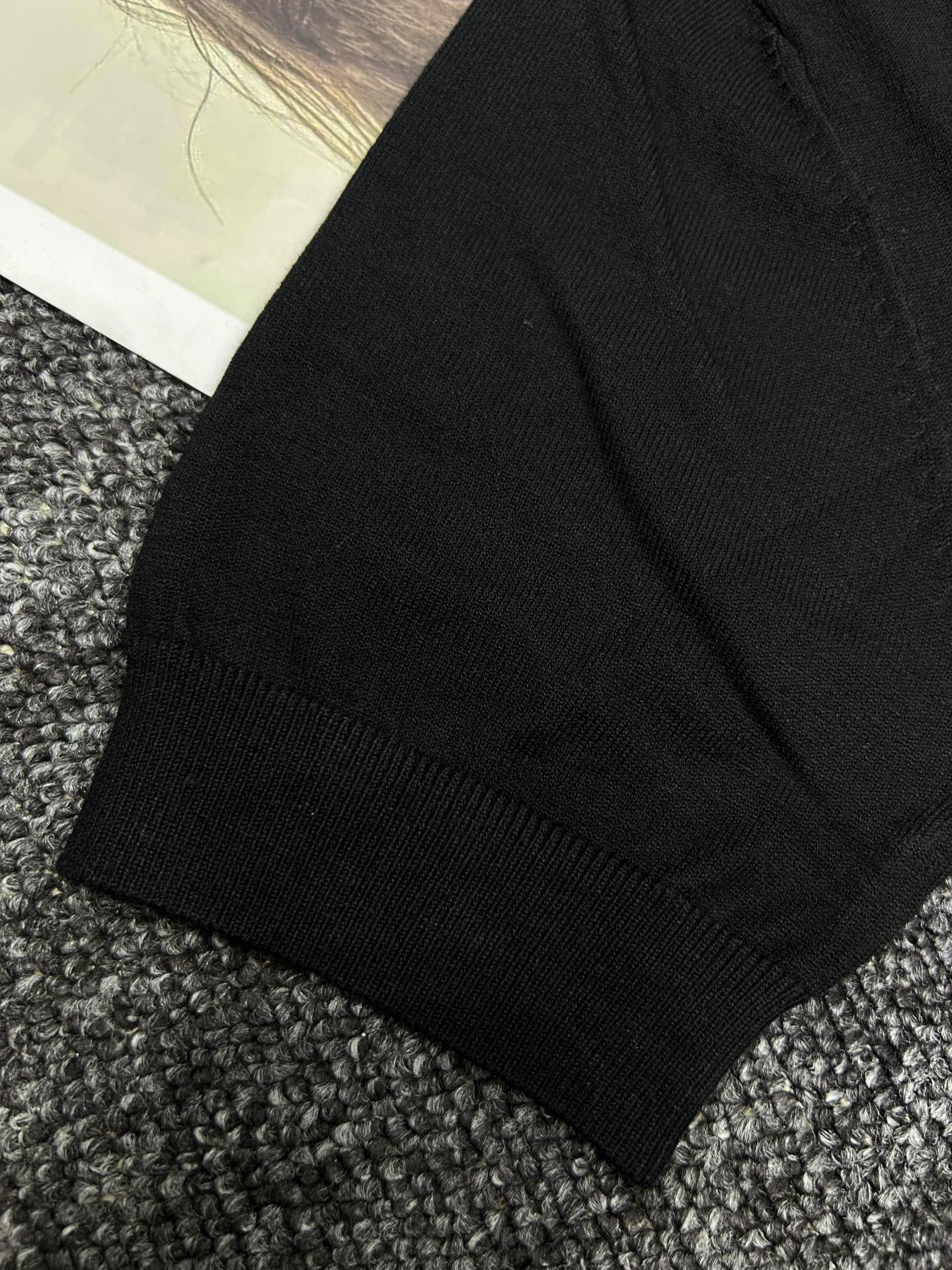 “Women’s Fashion Upgrade: Wang & Alexander’s Elegant Short-Sleeved Dress with Tweaked Flower Design” - 图片 5