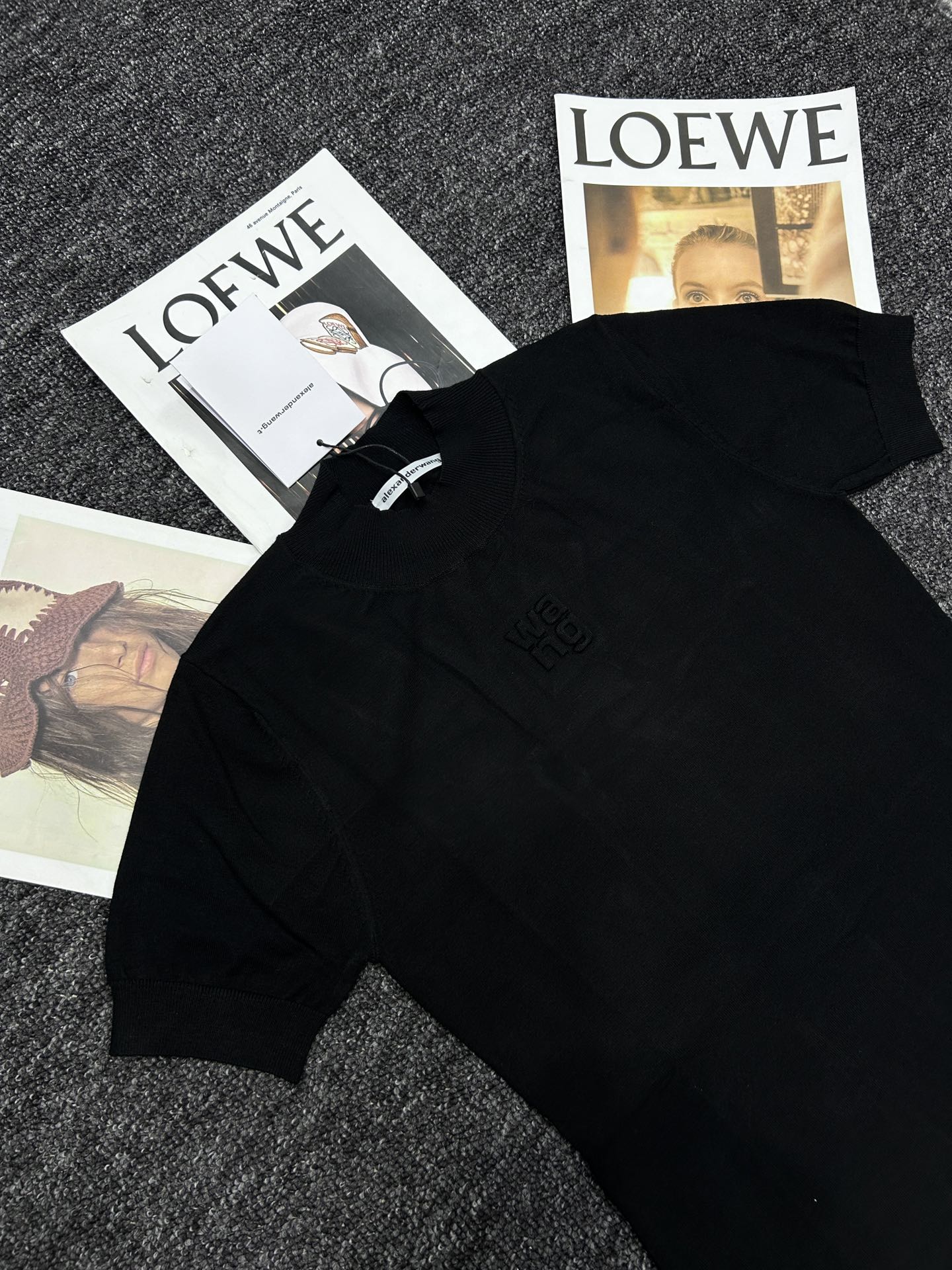 “Women’s Fashion Upgrade: Wang & Alexander’s Elegant Short-Sleeved Dress with Tweaked Flower Design” - 图片 4