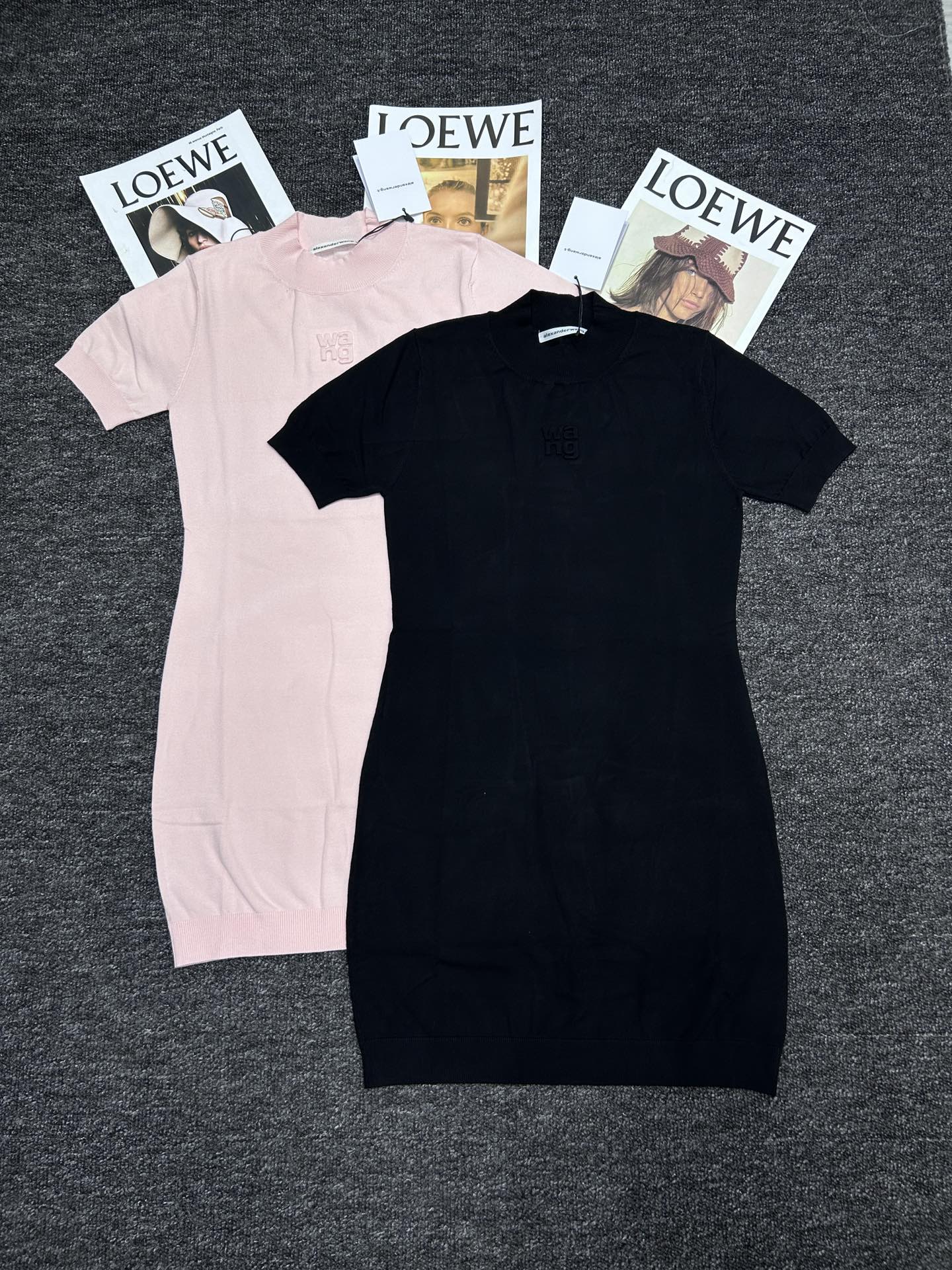 “Women’s Fashion Upgrade: Wang & Alexander’s Elegant Short-Sleeved Dress with Tweaked Flower Design” - 图片 1