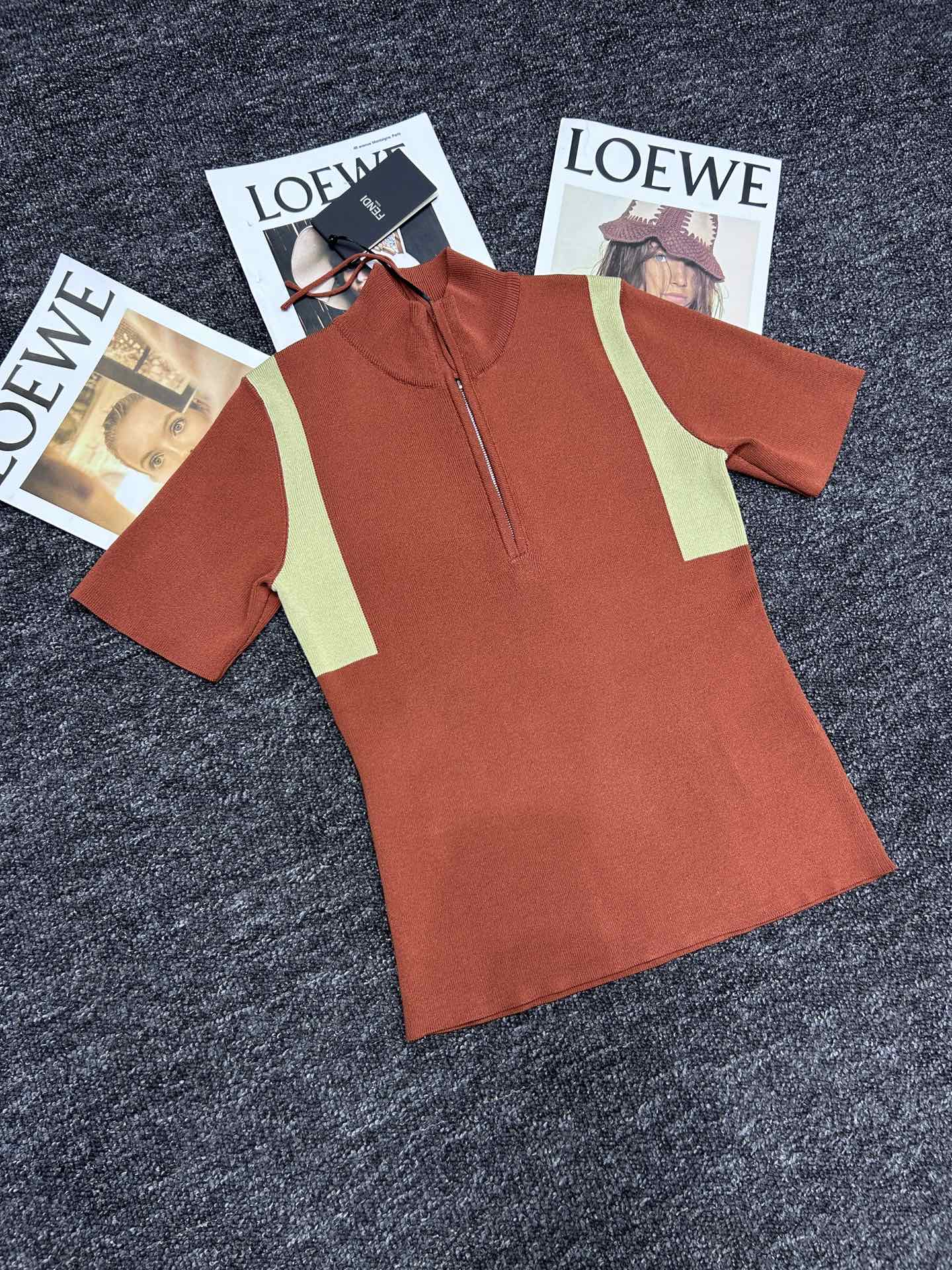 Stylish Fendi Women’s Suit: One-Size-Fits-All, Tie-Up Design, Colored Fashion - 图片 3