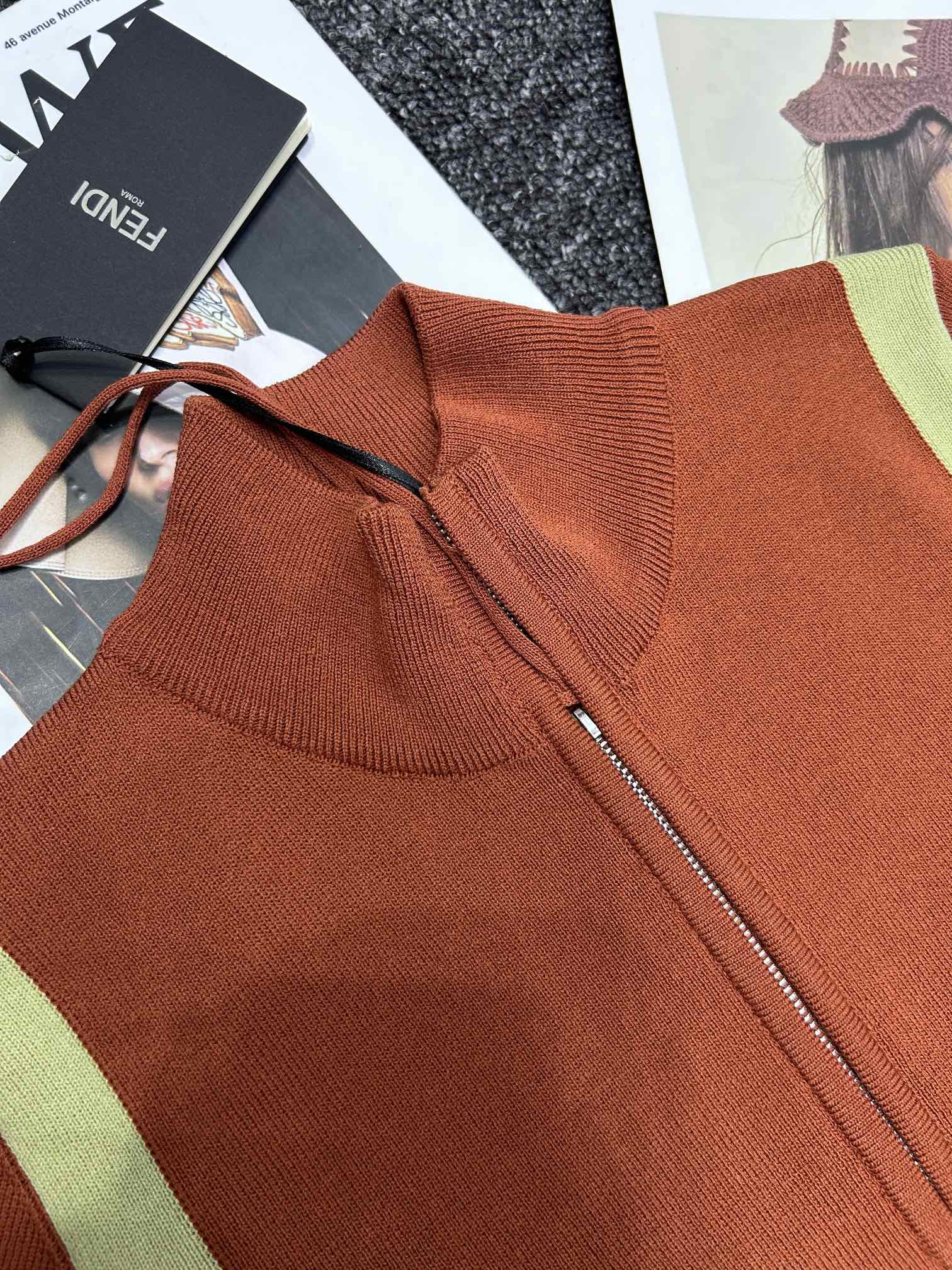 Stylish Fendi Women’s Suit: One-Size-Fits-All, Tie-Up Design, Colored Fashion - 图片 7