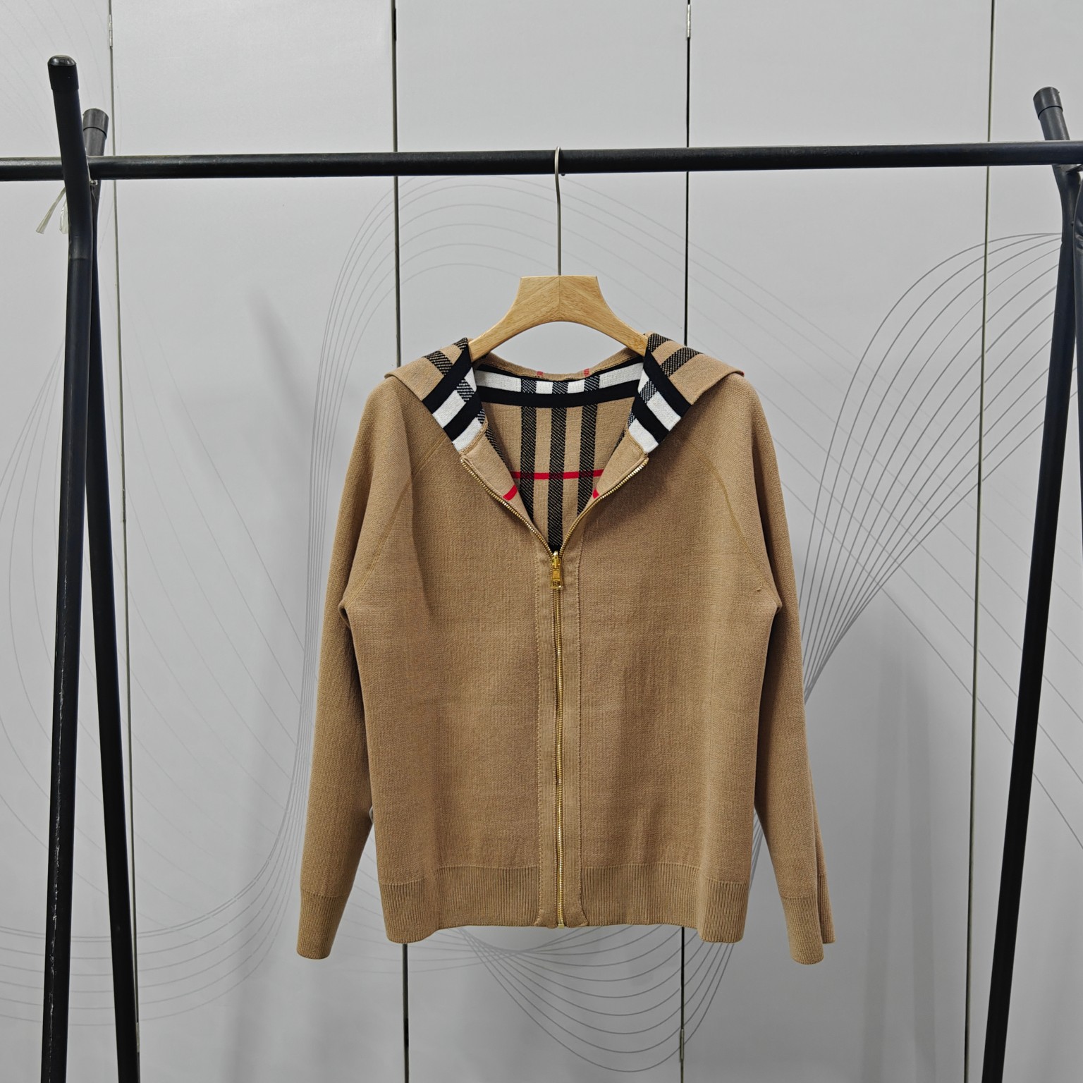 NO:330589,Original single ruthless women's clothing, packaged Burberry autumn and winter new double-sided wearable classic plaid jacquard hooded cardigan jacket SML spot shipping, burberry, jackets & coats,hats,alexander wang19860909原单狠货女装 配包装巴宝莉秋冬新款双面可穿经典格纹战马提花连帽开衫外套SML现货发,,burberry,jackets & coats,hats,alexander wang,Women's clothing