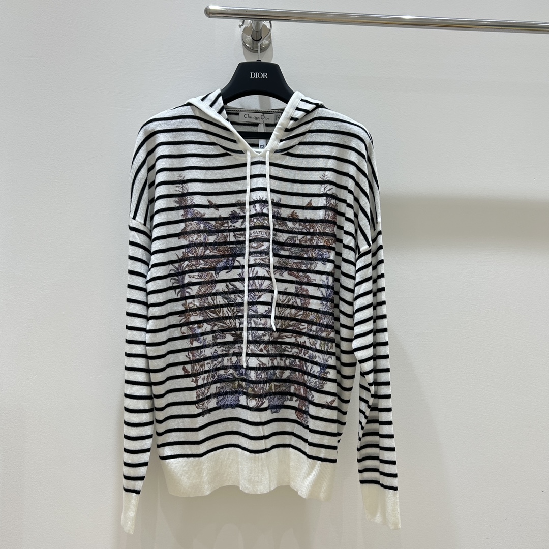 NO:311313,Dior women's new style, striped inter-color printed hooded sweatshirt, simple and fashionable, showing feminine charm. The three standards are complete!  S/M/L, shipped in stock!  (M size bust 116 length 64), dior,dior,hoodie,sweatshirts,hats,alexander wang19860909Dior迪奥女装新款,条纹间色满身印花连帽卫衣针织衫,简约时尚,尽显女性魅力.三标齐全！码数S/M/L,现货发！(M码胸围116衣长64),,dior,dior,hoodie,sweatshirts,hats,alexander wang,Women's clothing