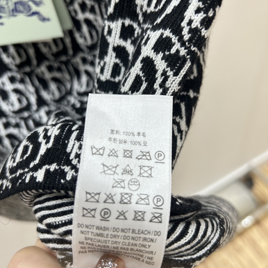 “Barborie B Semi-Dress: Elegant, High-Quality Black Design for Bad-Ass Girls” - 图片 9