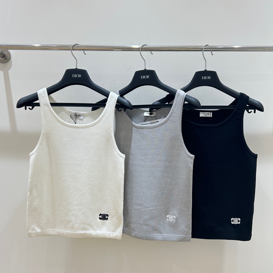 NO:309807,Celin's home!  Special counter model!  Waist embroidered Arc de Triomphe logo pattern sleeveless knitted short vest!  Complete three standards!  Three colors!  S/M/L, shipped in stock!  (Size S bust 72 garment length 51), celine,alexander wang19860909Celin家！专柜款！腰间刺绣凯旋门logo图案无袖针织短款背心！三标齐全！三色！码数S/M/L,现货发！(S码胸围72衣长51),,celine,alexander wang,Women's clothing