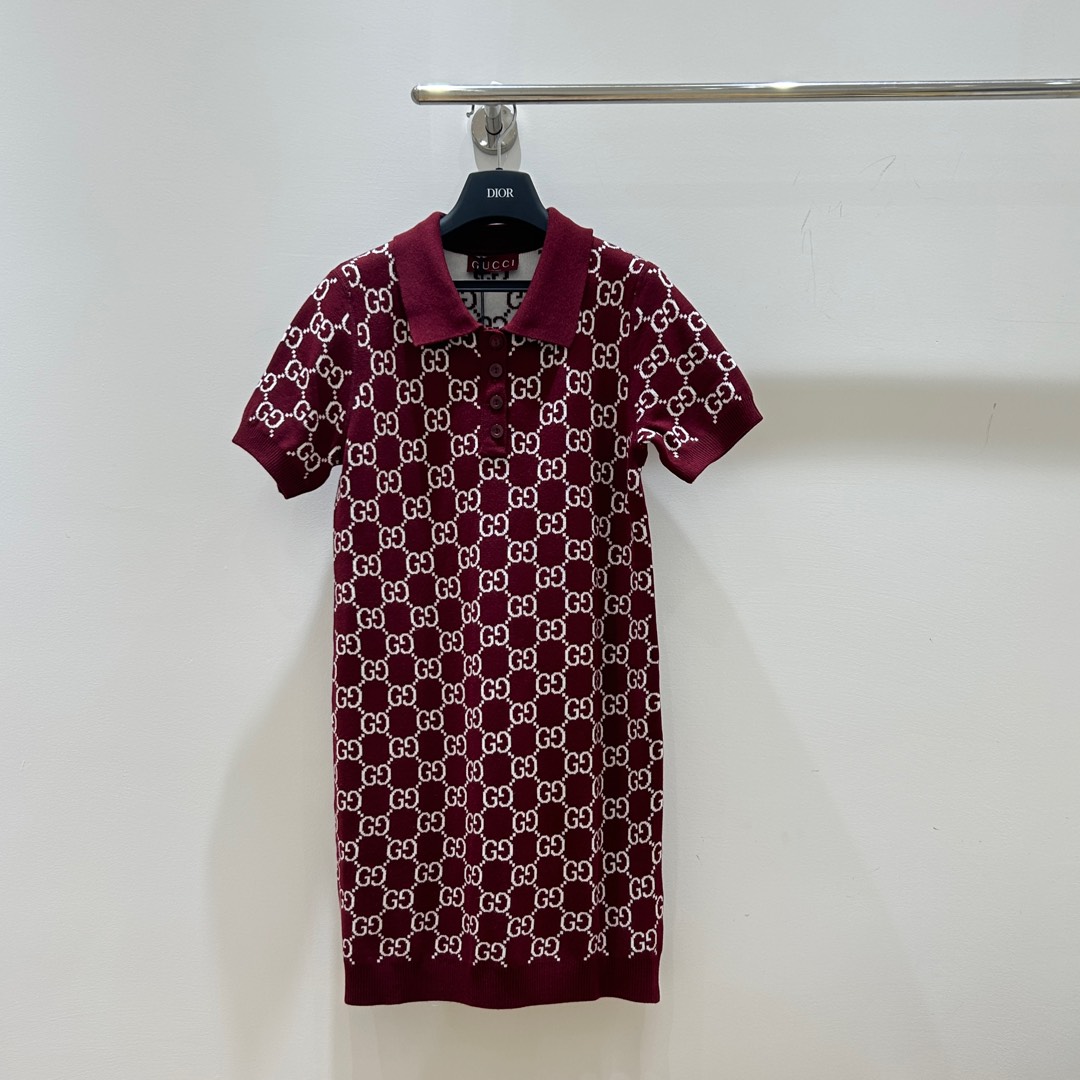 NO:314198,GG Home!  Special counter model!  Classic letter logo pattern jacquard lapel with short-sleeved dress on both sides!  Complete three standards!  S/M/L, shipped in stock!  (M size bust 94 skirt length 89), gucci, skirts, T-shirt, alexander wang19860909GG家！专柜款！经典字母logo图案提花翻领两面穿短袖连衣裙！三标齐全！S/M/L,现货发！(M码胸围94裙长89),,gucci,skirts,T-shirt,alexander wang,Women's clothing