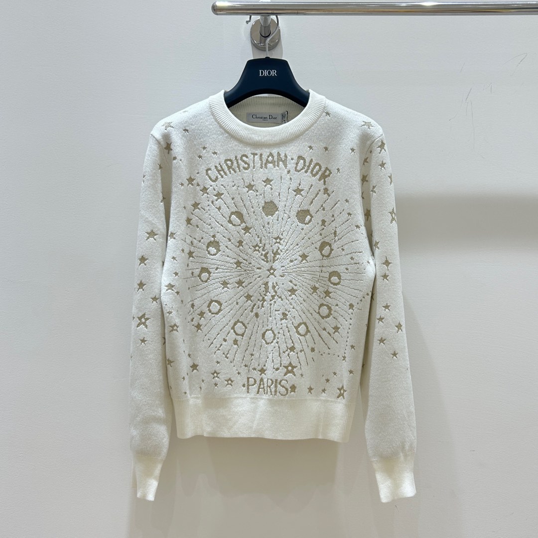 NO:309801,Dio* Di's home!  Special counter model!  Heavy industrial letter logo constellation five-star pattern jacquard round neck long-sleeved sweater!  Complete three standards!  S/M/L, shipped in stock!  (M size bust 96 length 57), dior, dior, sweaters, alexander wang19860909Dio*迪家！专柜款！重工字母logo星座五星图案提花圆领长袖毛衣！三标齐全！码数S/M/L,现货发！(M码胸围96衣长57),,dior,dior,sweaters,alexander wang,Women's clothing