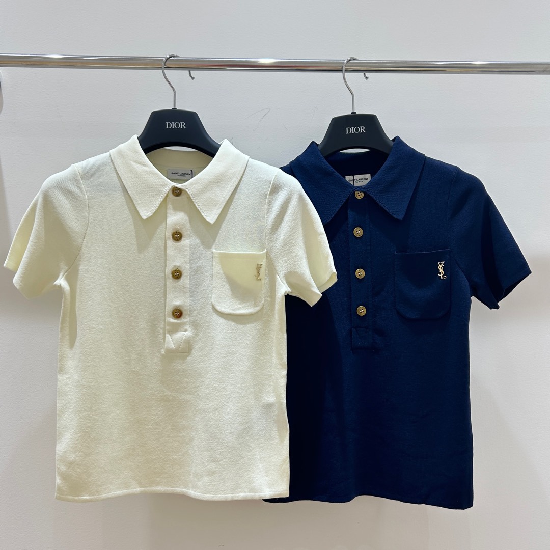 NO:313376,YSL & Saint Laurent!  It's so beautiful!  Pocket metal logo pattern lapel short-sleeved top!  Complete three standards!  S/M/L, shipped in stock!  (M size bust 80 length 54), saint laurent,saint laurent,T-shirt,alexander wang19860909YSL&圣罗兰！美爆了！口袋金属logo图案翻领短袖上衣！三标齐全！码数S/M/L,现货发！(M码胸围80衣长54),,saint laurent,saint laurent,T-shirt,alexander wang,Women's clothing