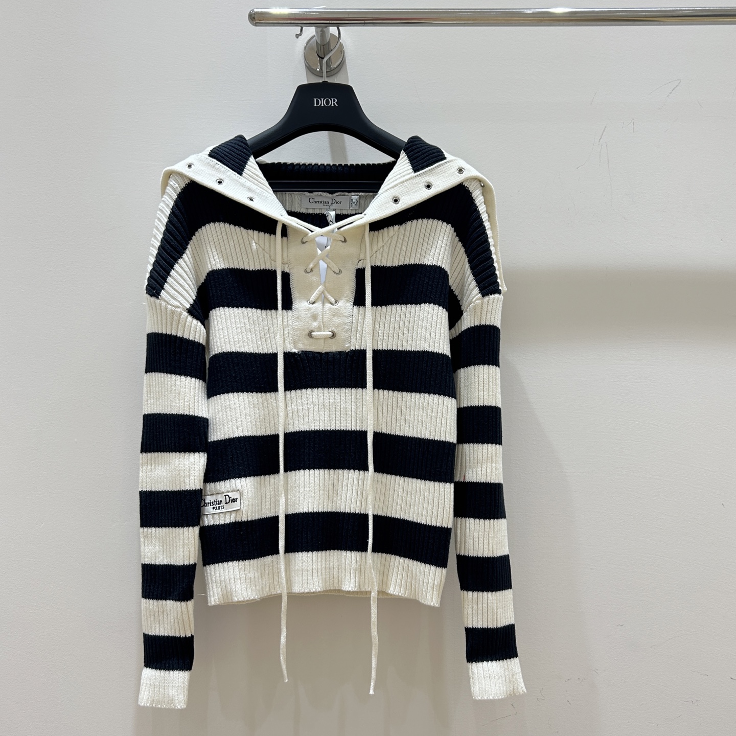 NO:311347,Dior Dior!  Special counter model!  Navy collar letter logo large lapel strap striped long sleeve pullover knit top!  Complete three standards!  S/M/L, shipped in stock!  (M size bust 88 length 53), dior, dior, alexander wang19860909Dior迪奥！专柜款！海军领腰间字母logo大翻领绑带条纹长袖套头针织上衣！三标齐全！码数S/M/L,现货发！(M码胸围88衣长53),,dior,dior,alexander wang,Women's clothing