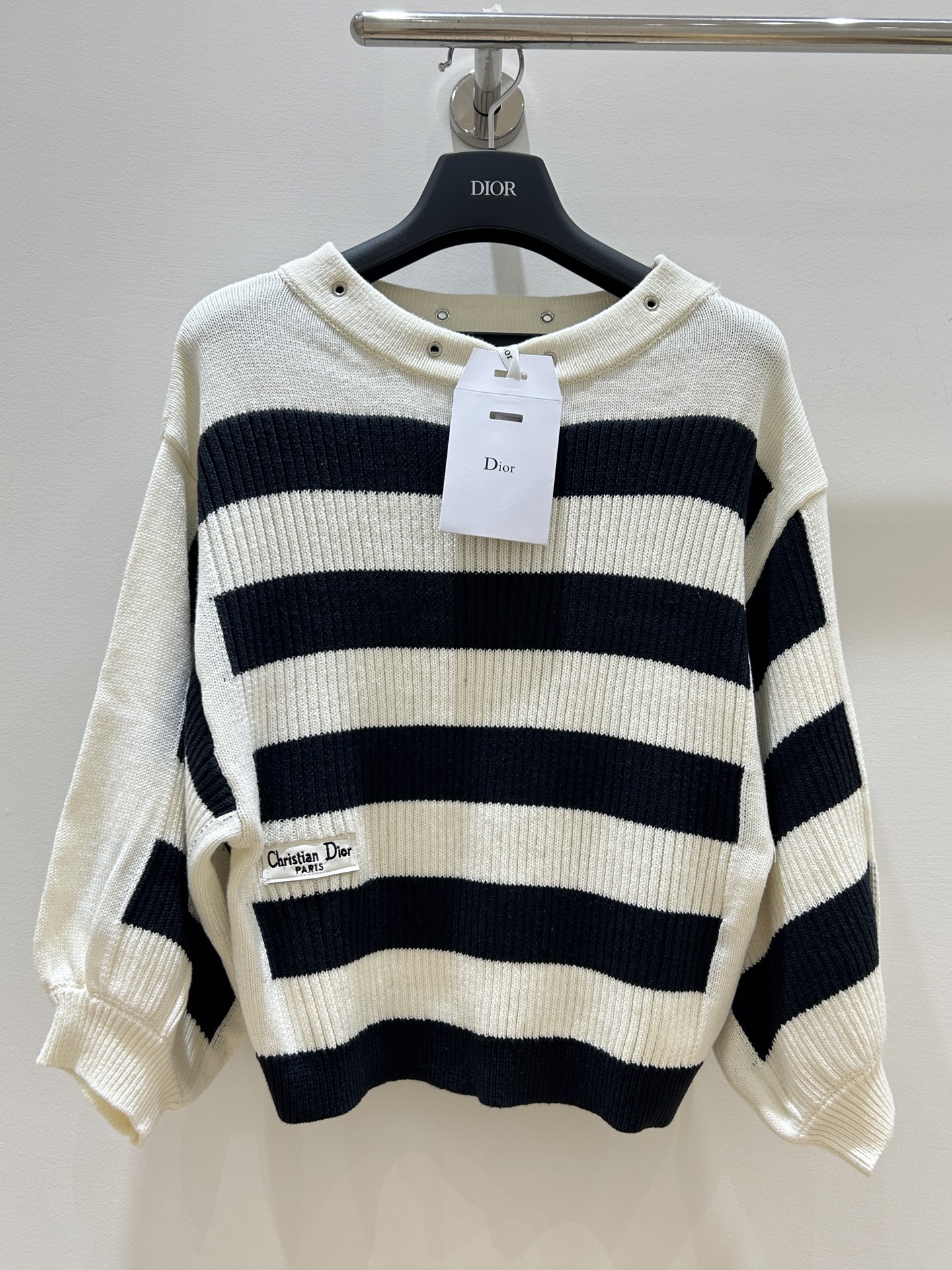NO:320491,Dio* Di's home!  Special counter model!  Letter logo pattern lantern sleeves loose striped round neck sweater at waist!  Complete three standards!  S/M/L, shipped in stock!  (M size bust 96 length 52), dior, dior, sweaters, alexander wang19860909Dio*迪家！专柜款！腰间字母logo图案灯笼袖宽松条纹圆领毛衣！三标齐全！码数S/M/L,现货发！(M码胸围96衣长52),,dior,dior,sweaters,alexander wang,Women's clothing