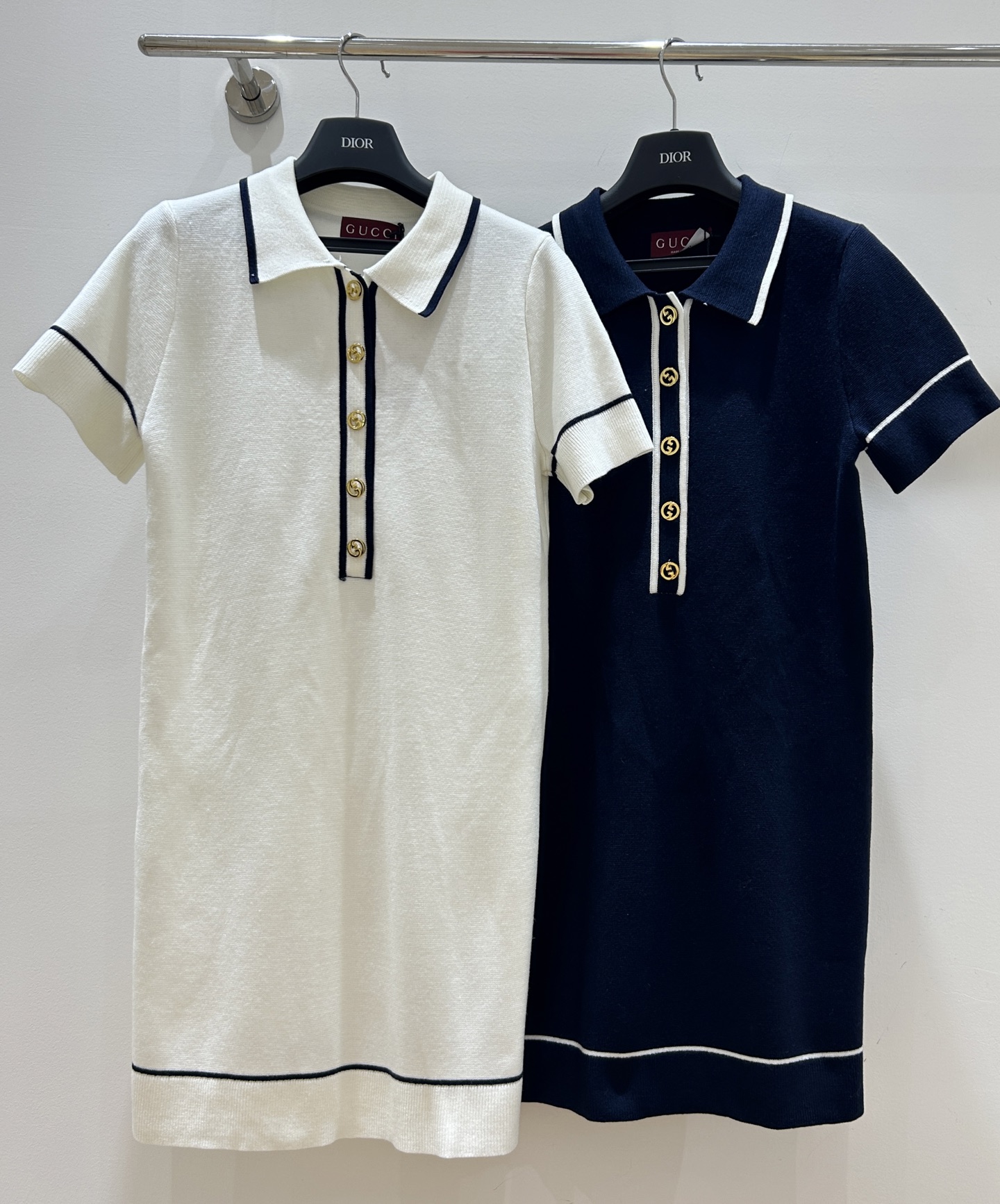NO:326133,GG Home!  Special counter model!  Customized double G letter logo button lapel contrasting color short-sleeved knitted dress!  Complete three standards!  Two colors!  S/M/L, shipped in stock!  (M size bust 88 skirt length 83), gucci, skirts, T-shirt, alexander wang19860909GG家！专柜款！定制双G字母logo纽扣翻领撞色短袖针织连衣裙！三标齐全！两色！码数S/M/L,现货发！(M码胸围88裙长83),,gucci,skirts,T-shirt,alexander wang,Women's clothing
