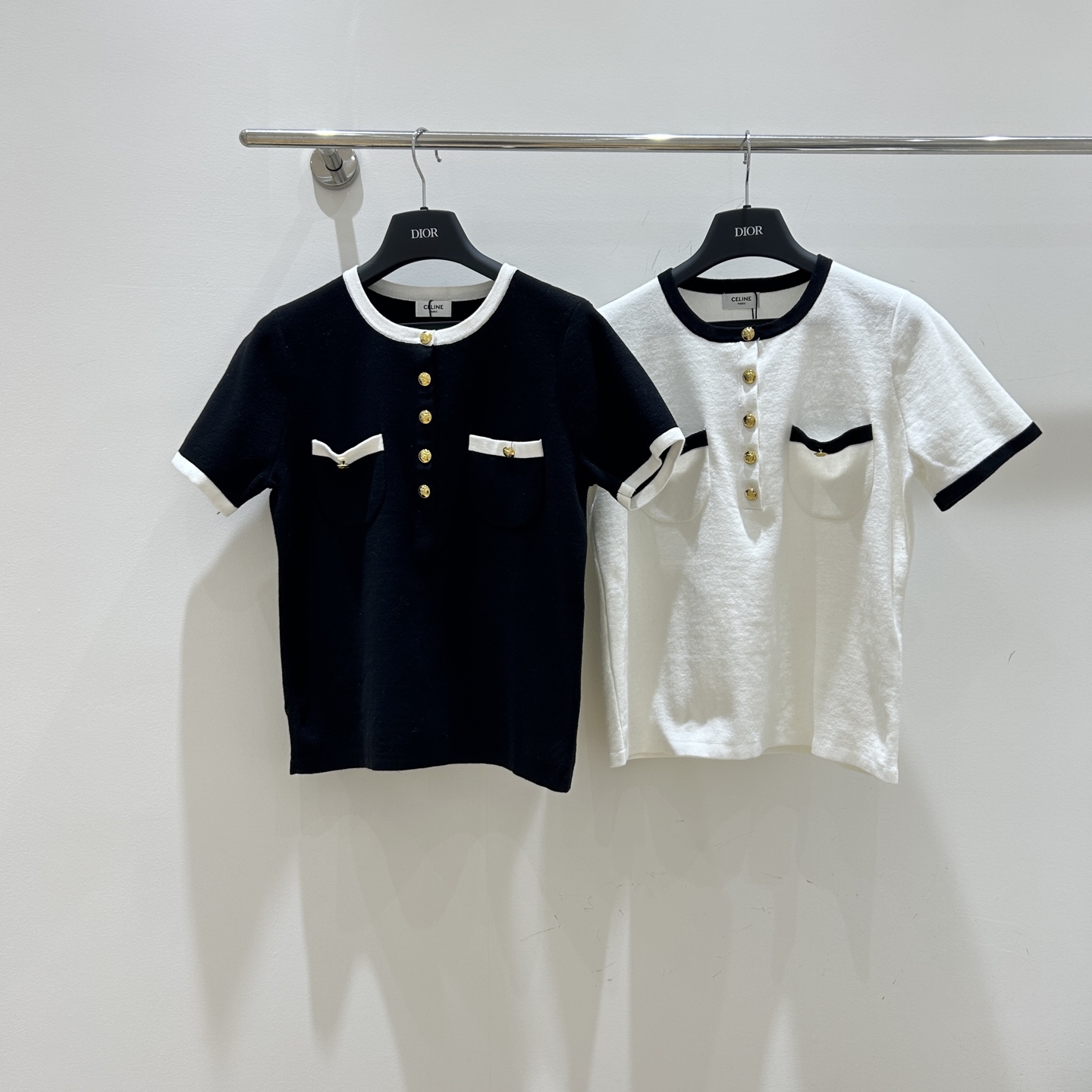 NO:749427,celine new black and white contrasting color pocket round neck short-sleeved top SML ready delivery,,celine,T-shirt,19860909celine新款黑白撞色口袋圆领短袖上衣SML现货发,,celine,T-shirt,,Women's clothing